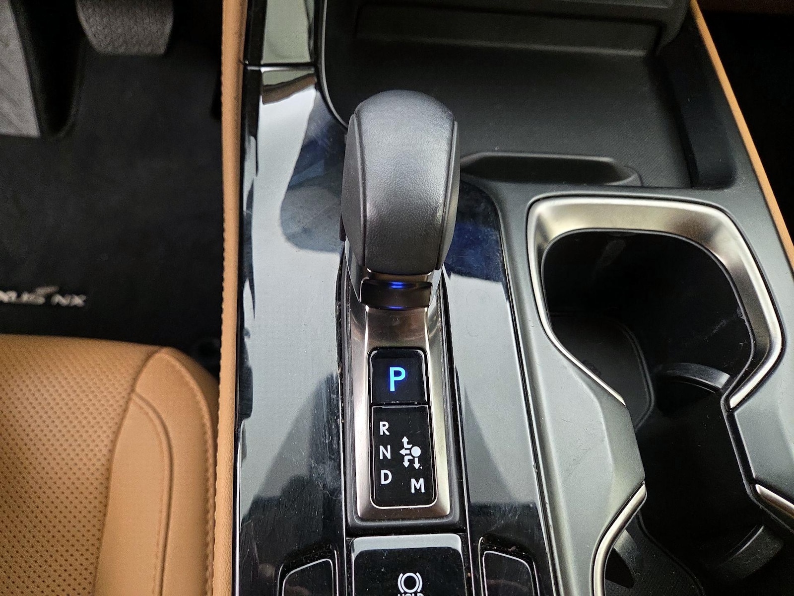 2024 Lexus NX 250 - Photo 18