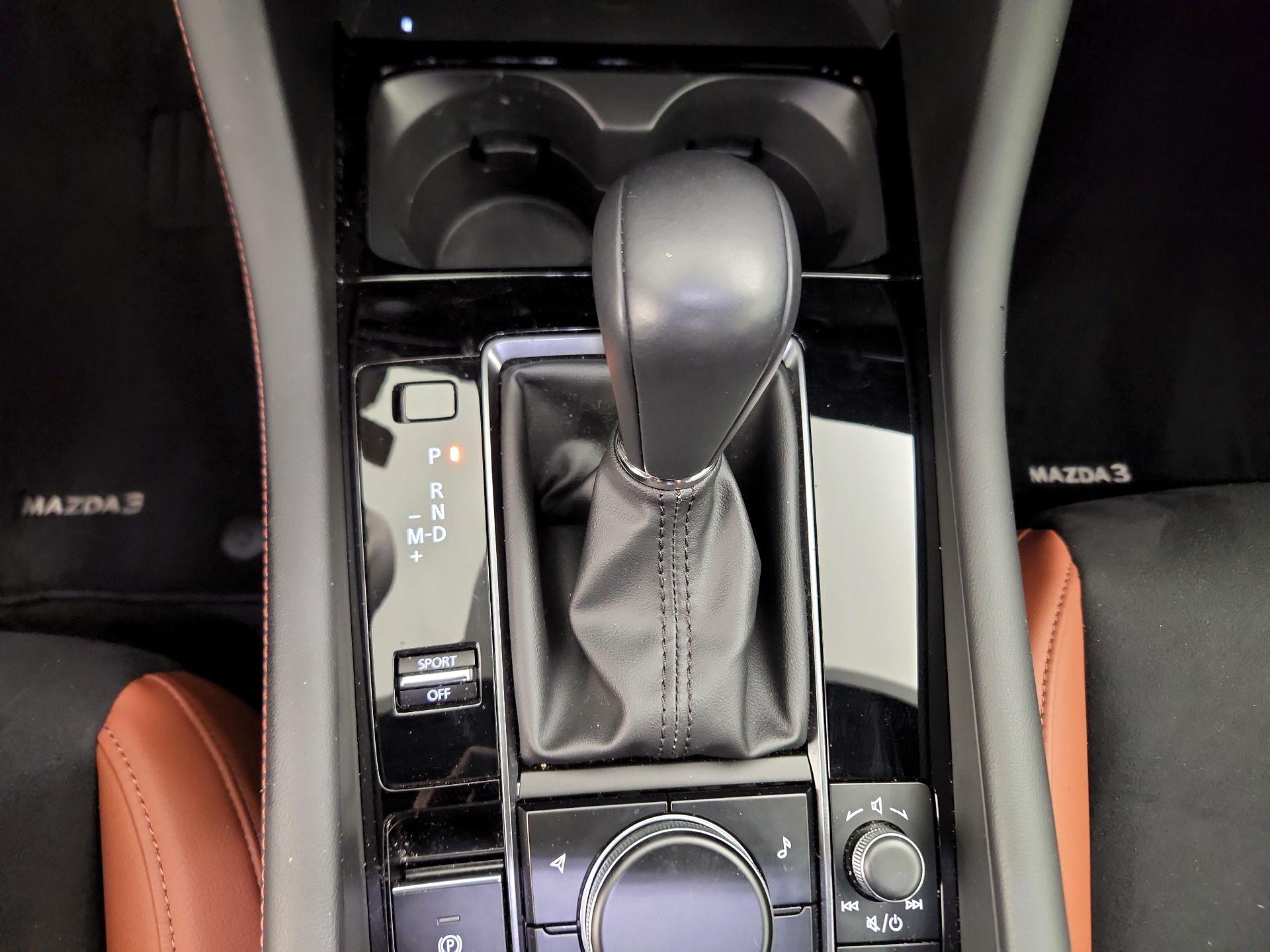 Thumbnail: 2025 Mazda Mazda3 - 17