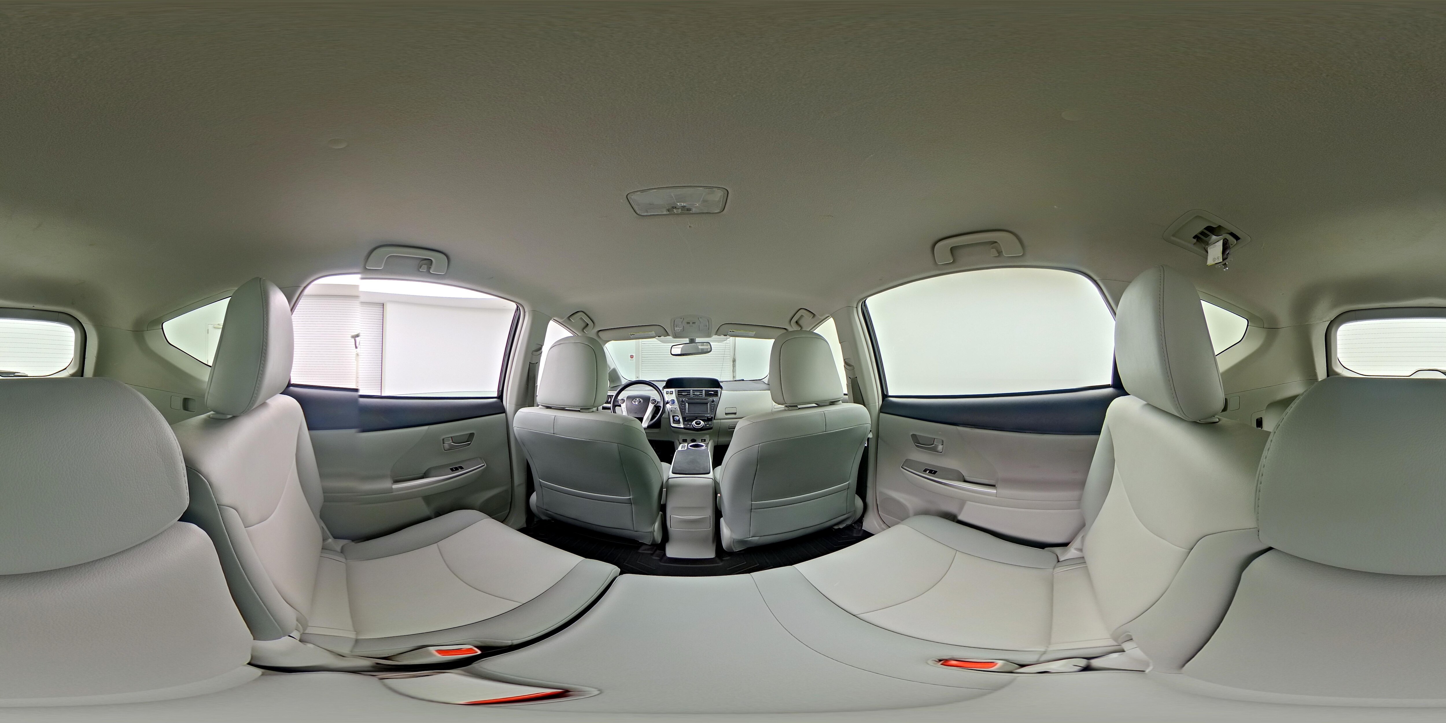 2014 Toyota Prius v Five - Photo 26