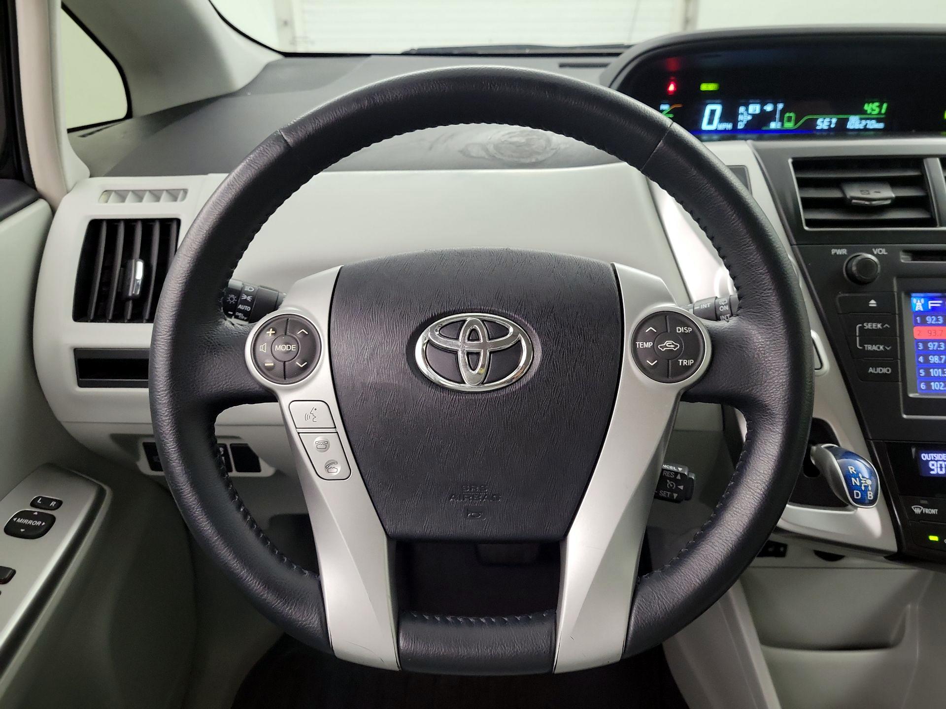 Thumbnail: 2014 Toyota Prius v - 10