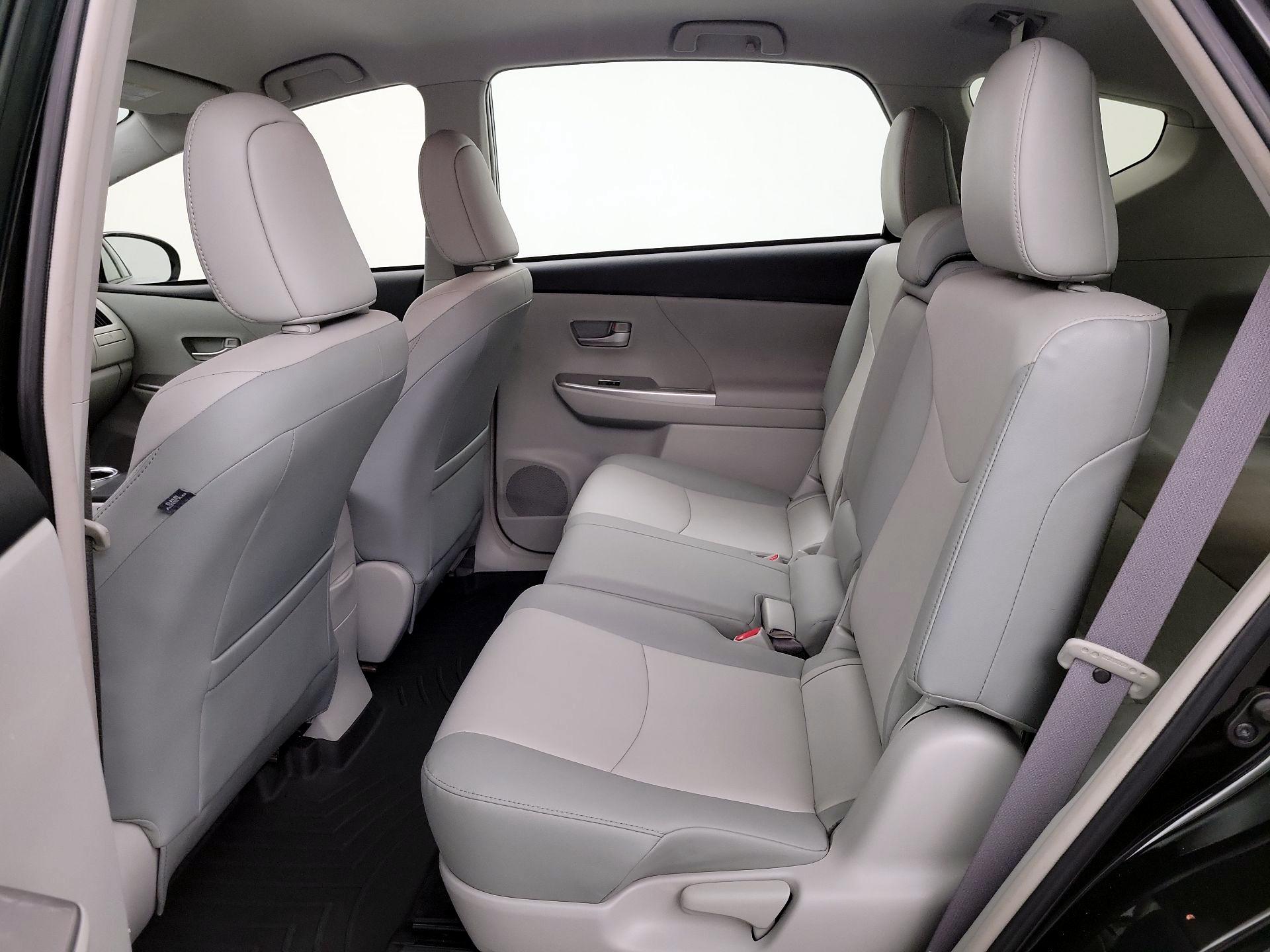 Thumbnail: 2014 Toyota Prius v - 20