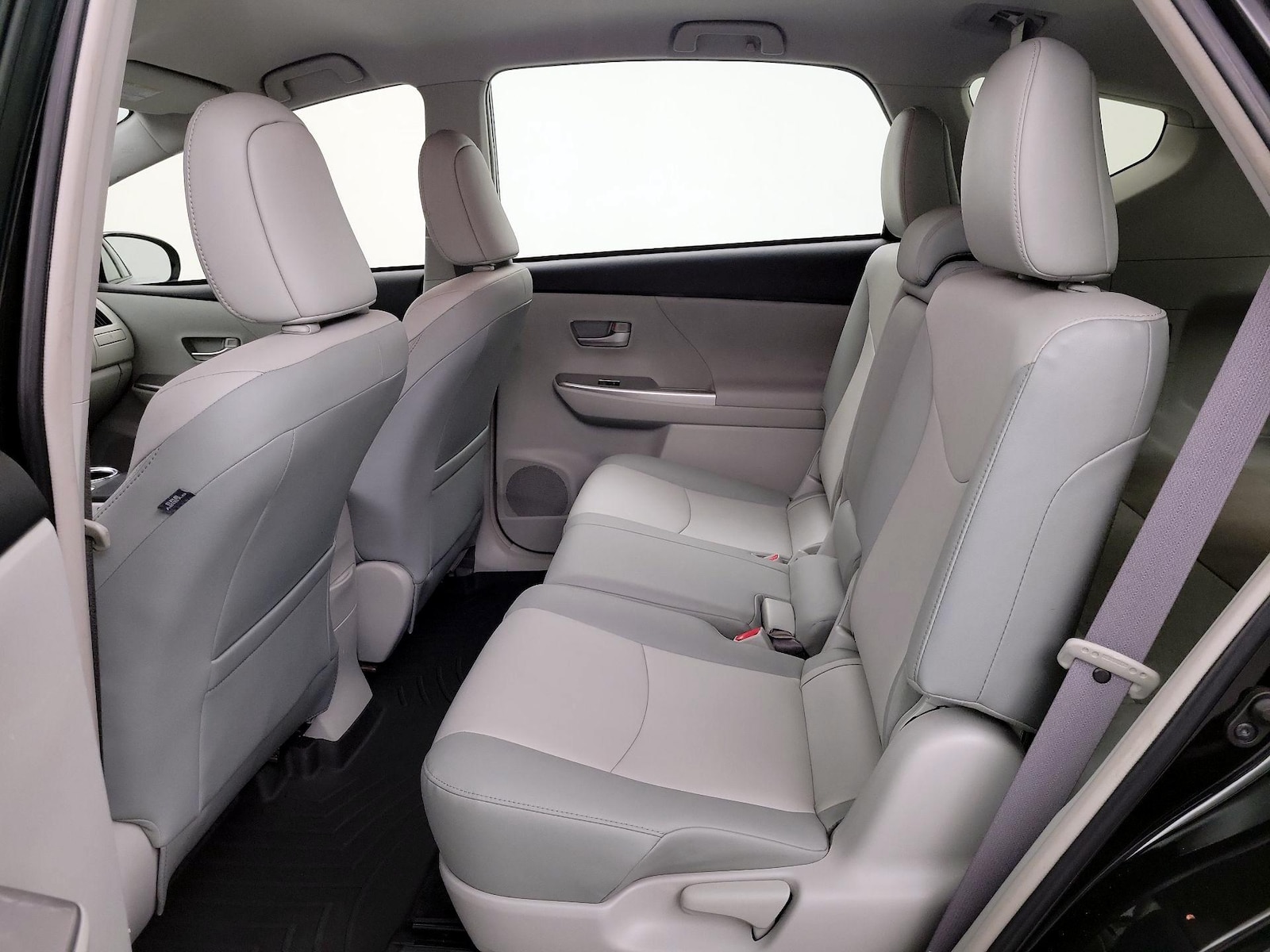 2014 Toyota Prius v Five - Photo 21