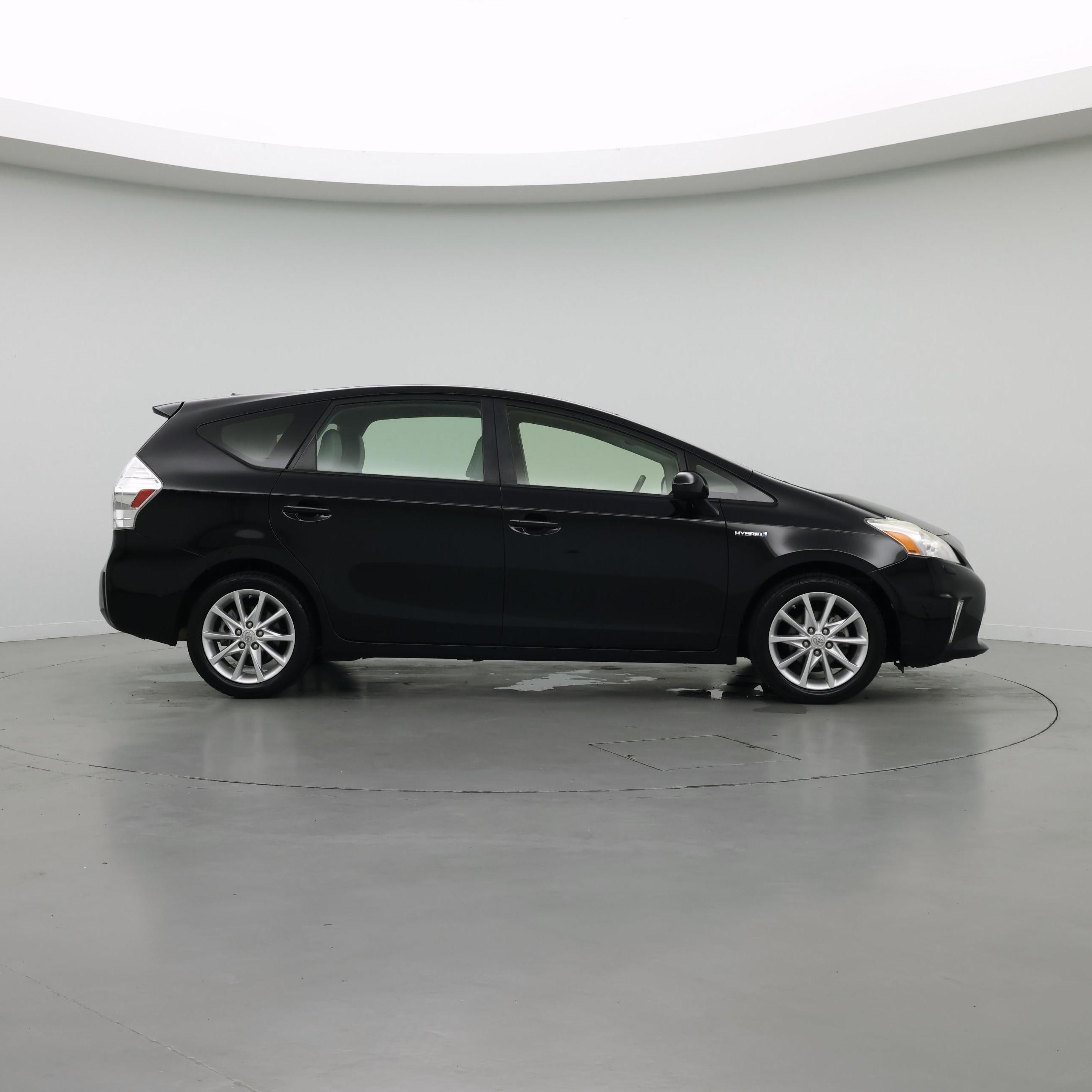Thumbnail: 2014 Toyota Prius v - 7