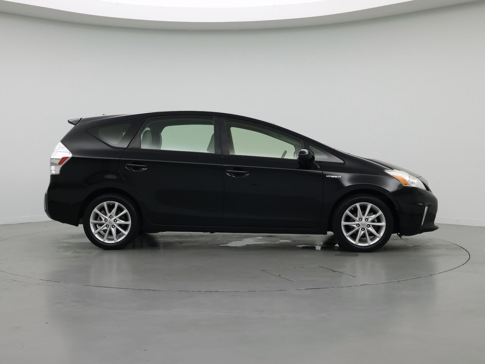 2014 Toyota Prius v Five - Photo 8
