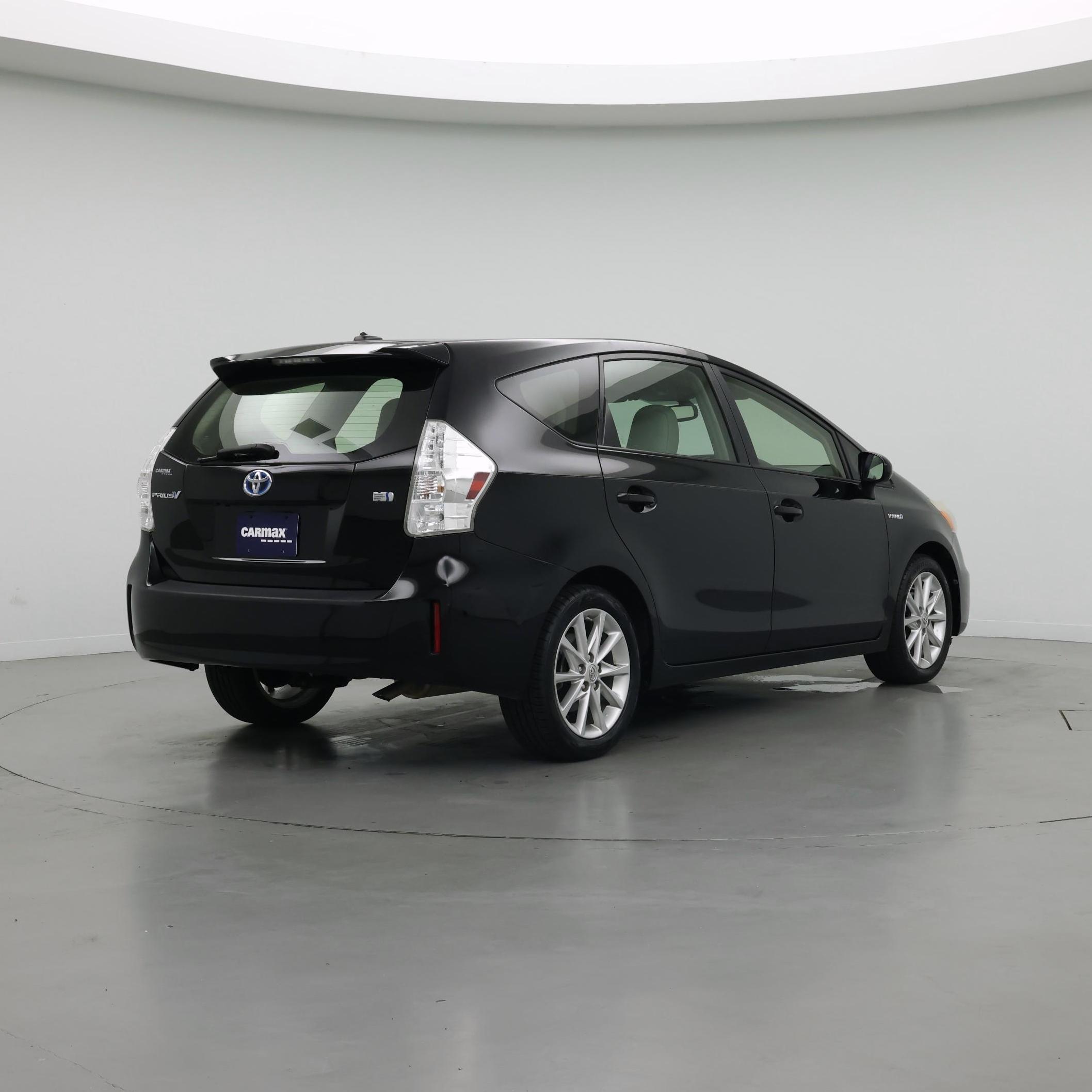 Thumbnail: 2014 Toyota Prius v - 8