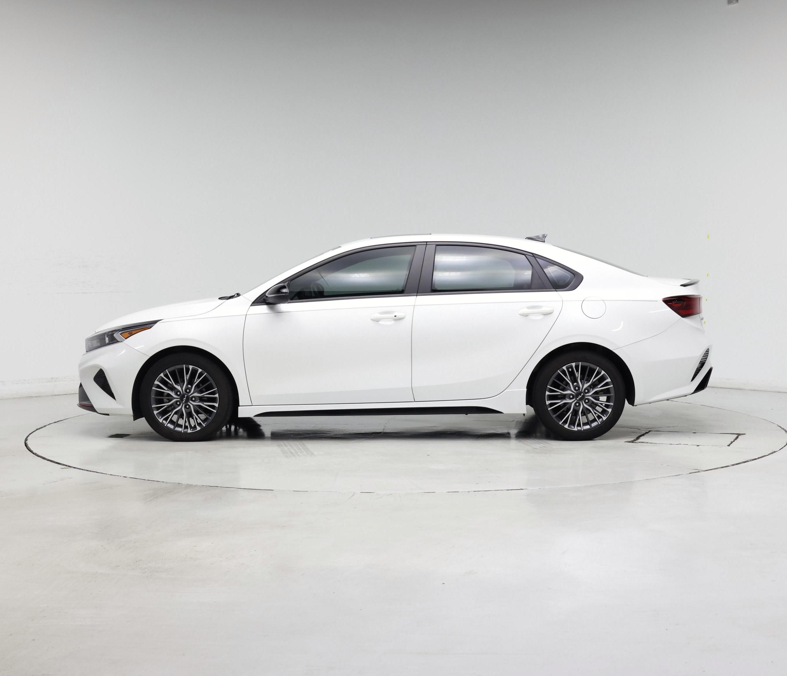 Thumbnail: 2023 Kia Forte - 3