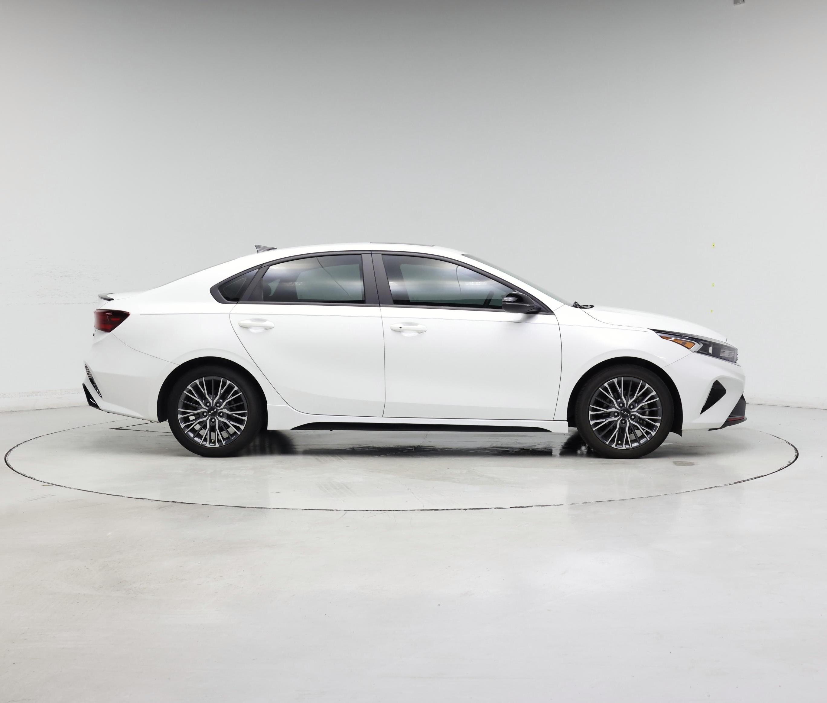 Thumbnail: 2023 Kia Forte - 7