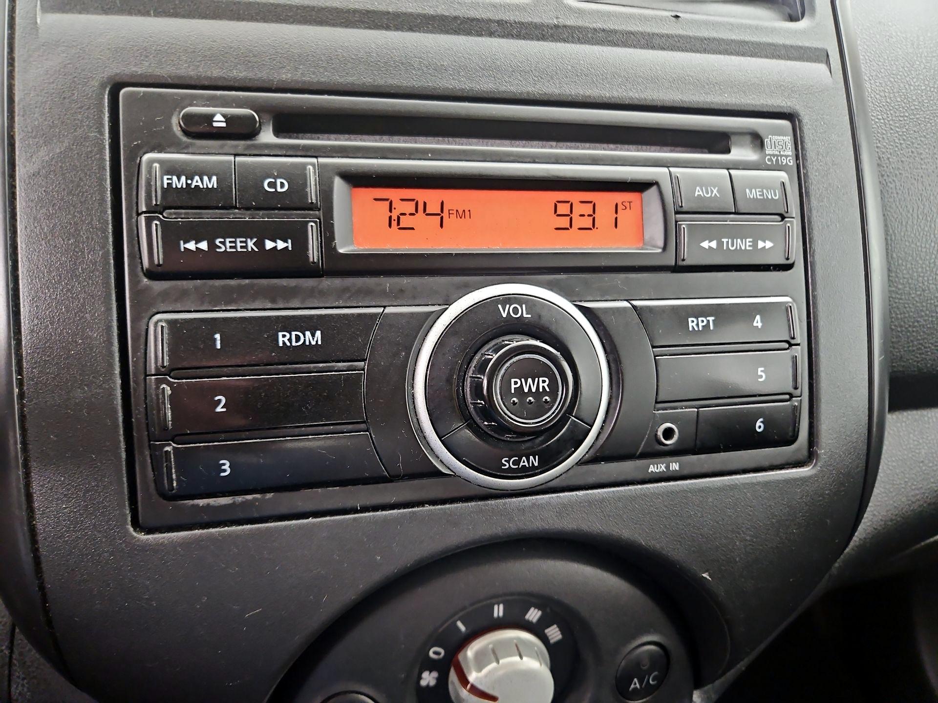 Thumbnail: 2014 Nissan Versa - 17