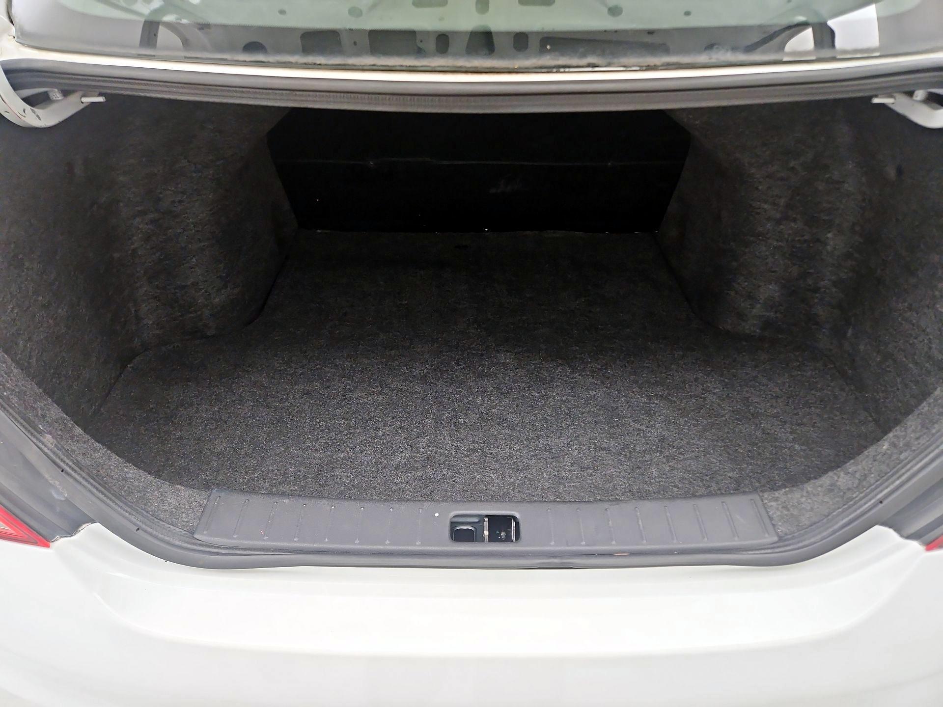 Thumbnail: 2014 Nissan Versa - 19