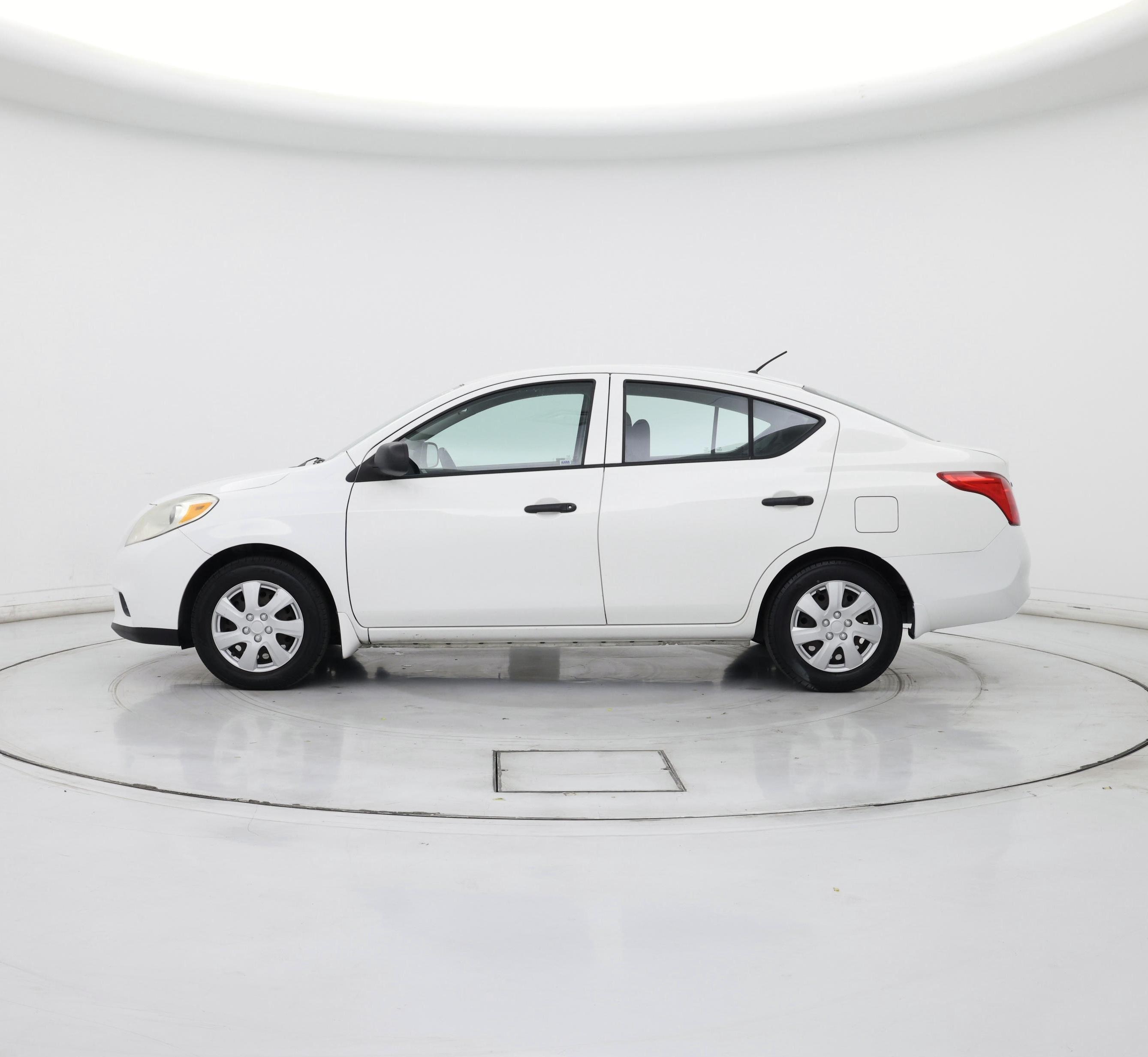 Thumbnail: 2014 Nissan Versa - 3