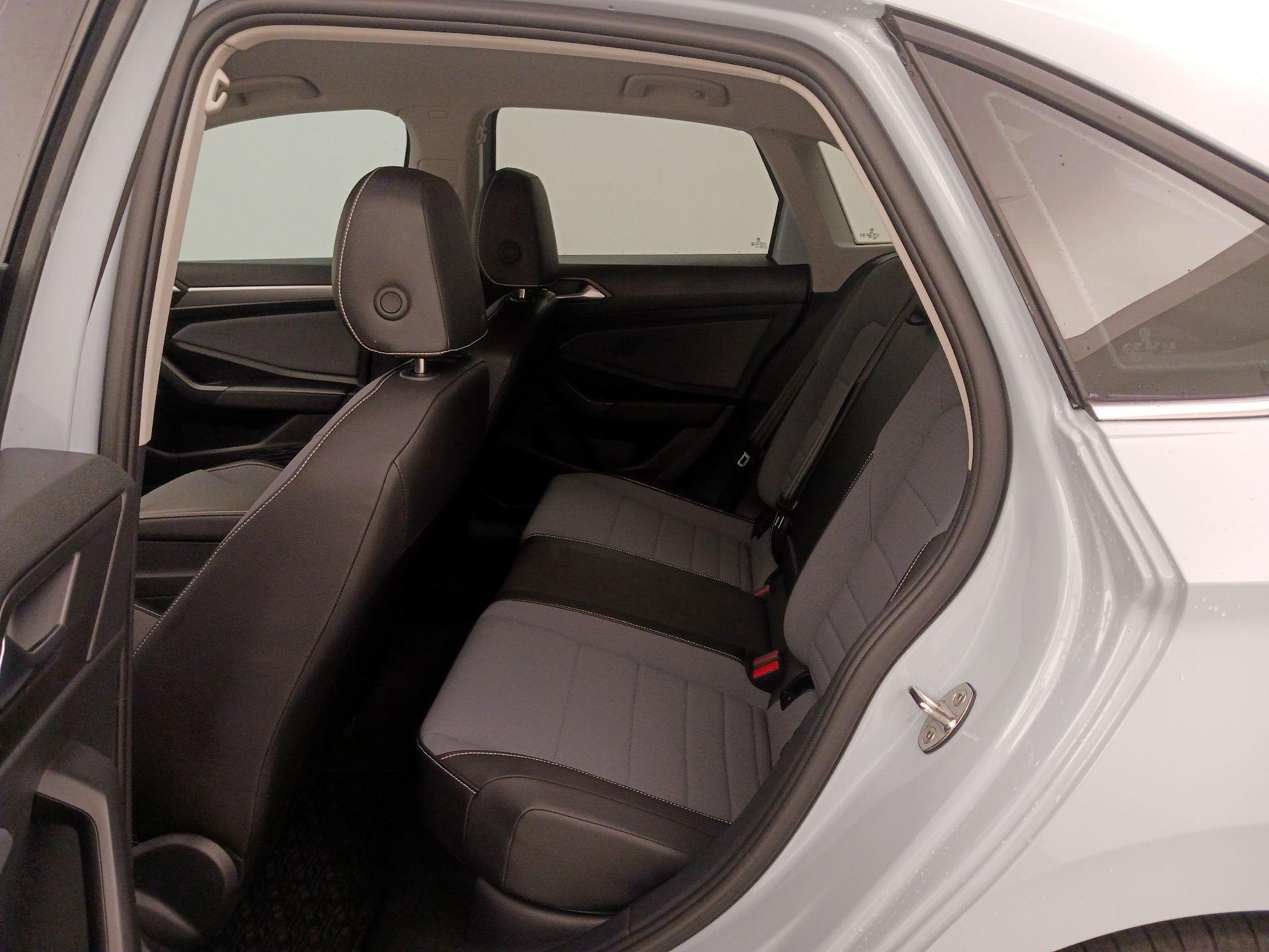 Thumbnail: 2025 Volkswagen Jetta - 19