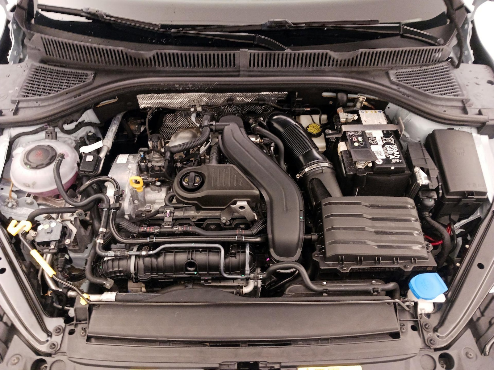 2025 Volkswagen Jetta SE - Photo 22