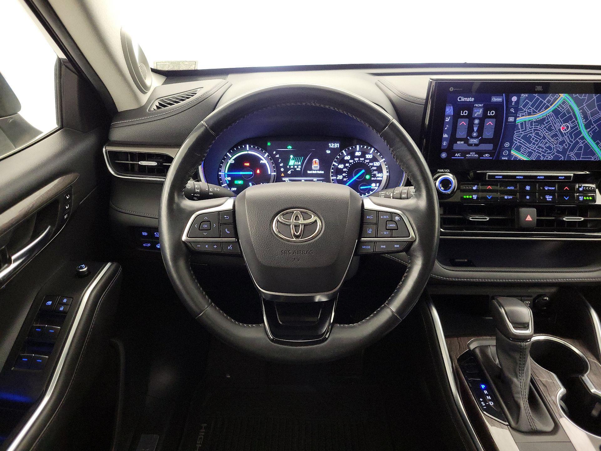 Thumbnail: 2021 Toyota Highlander - 10
