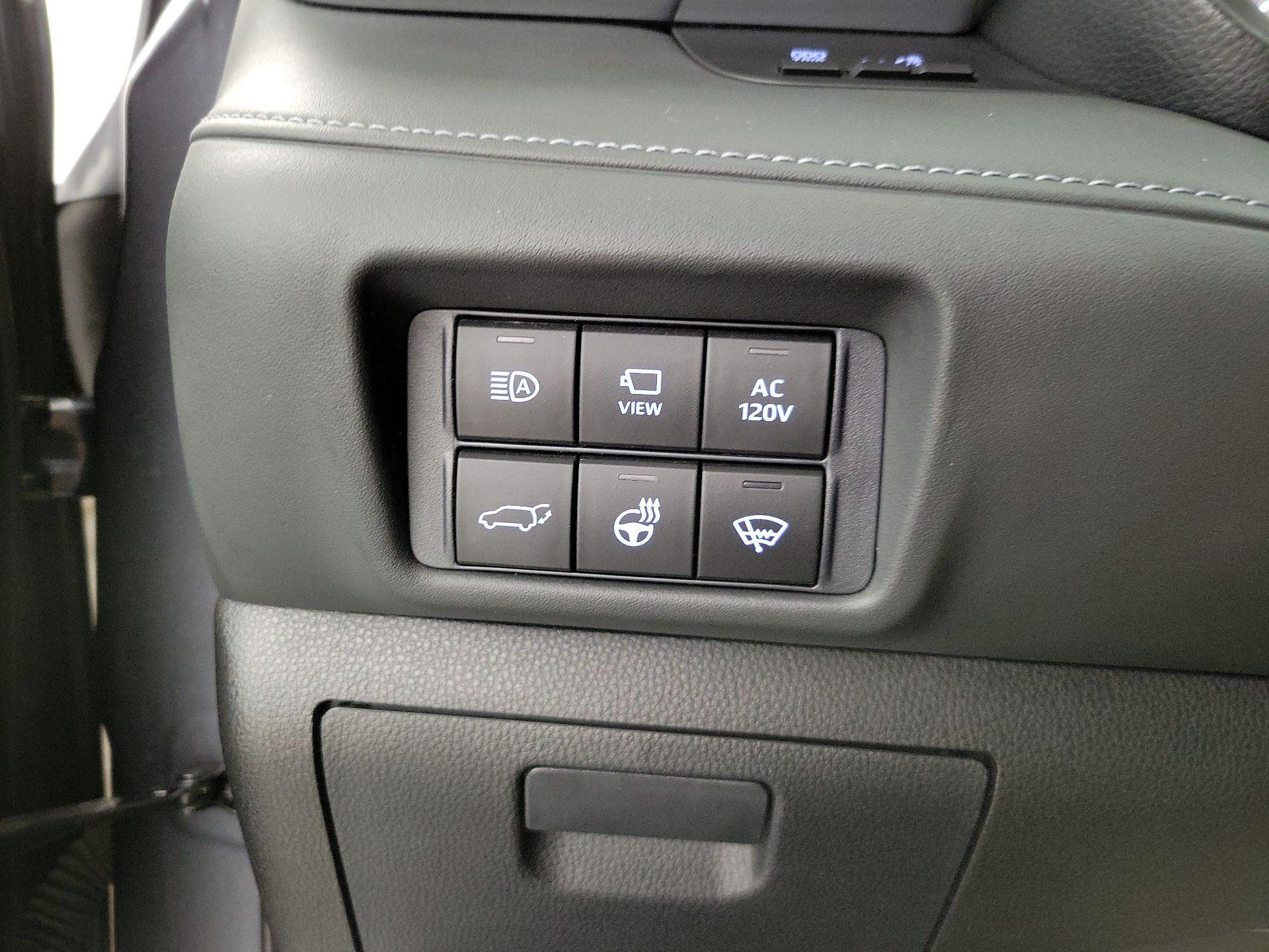 Thumbnail: 2021 Toyota Highlander - 13