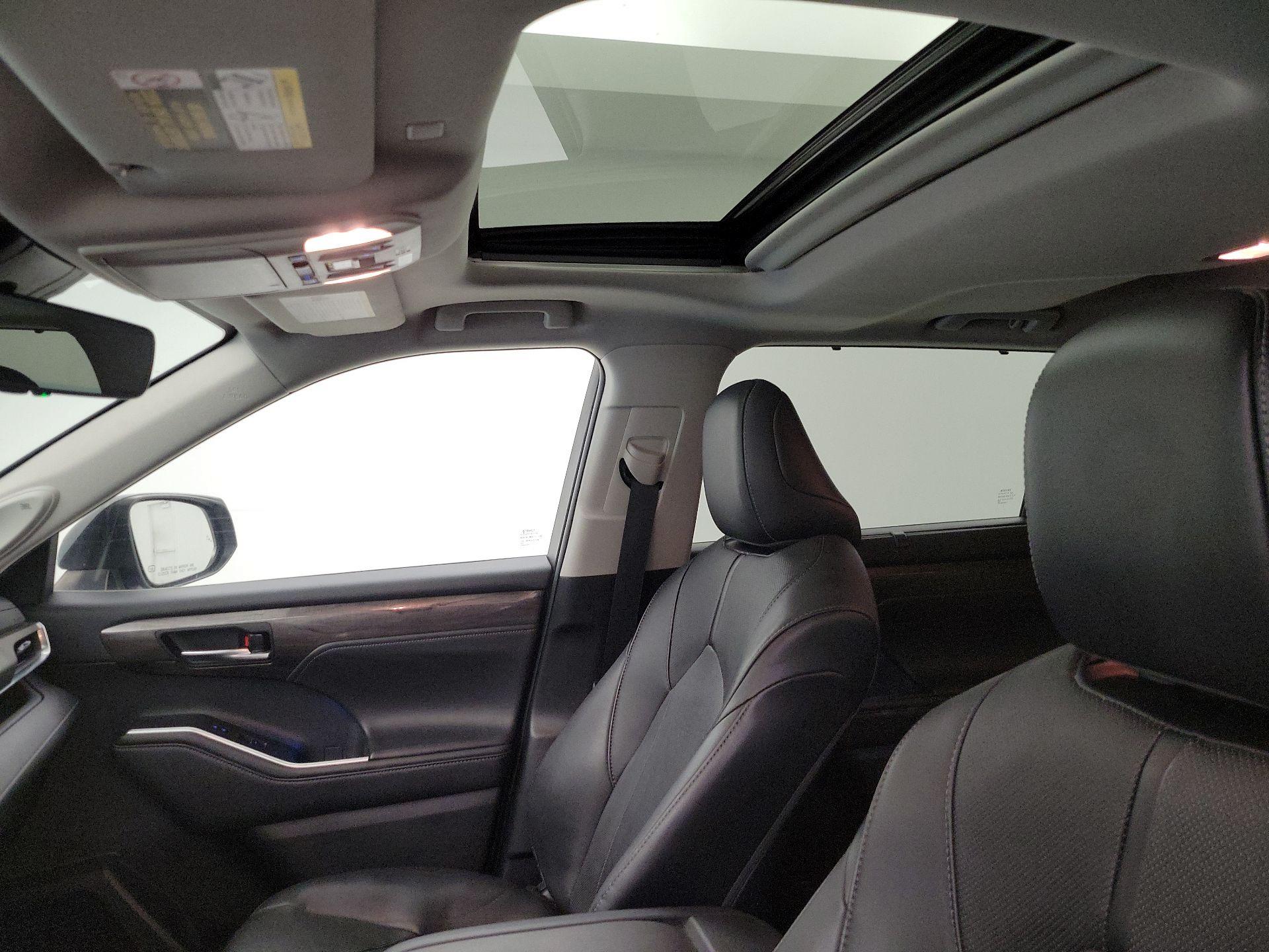 Thumbnail: 2021 Toyota Highlander - 20