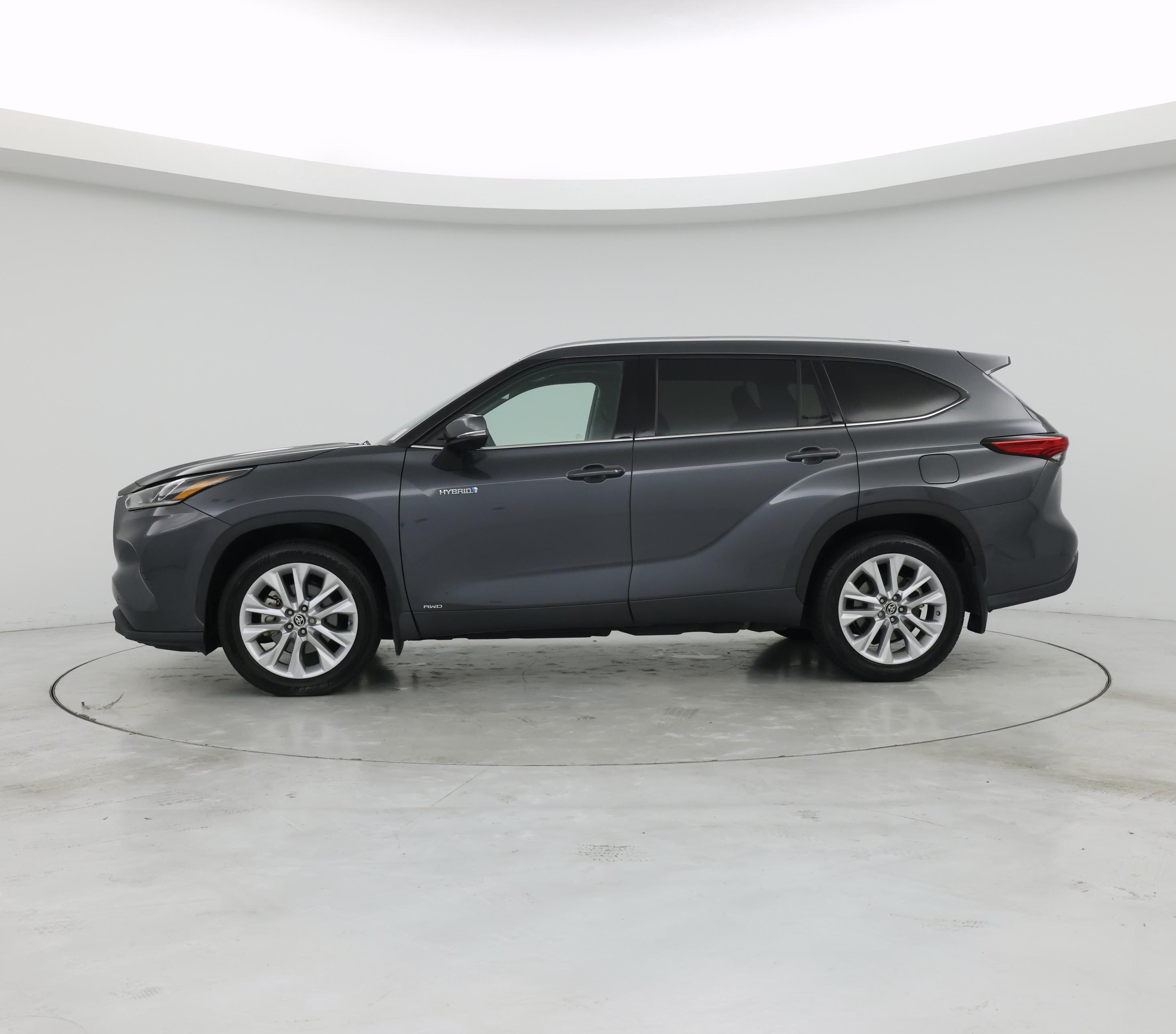 Thumbnail: 2021 Toyota Highlander - 3