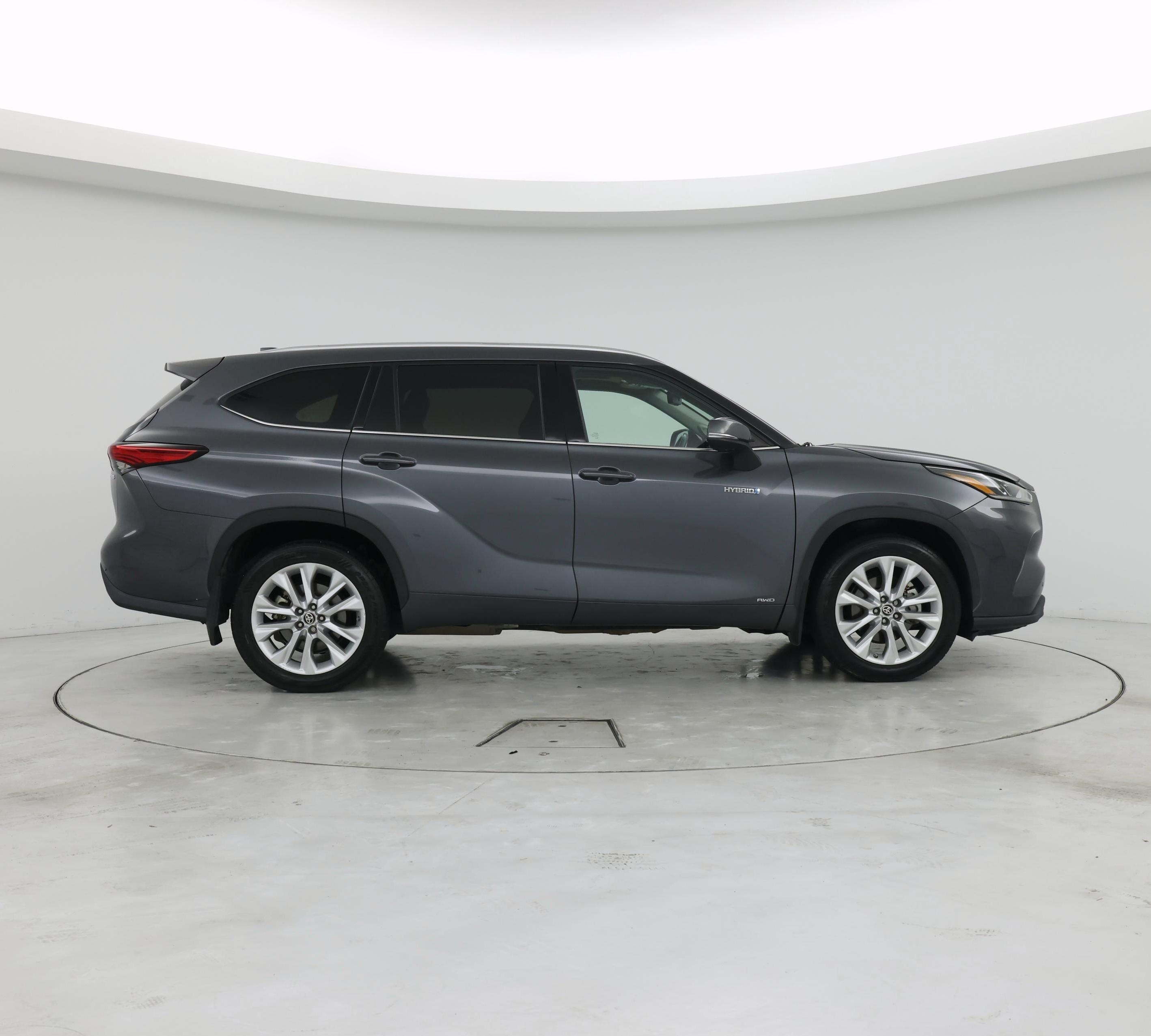 Thumbnail: 2021 Toyota Highlander - 7