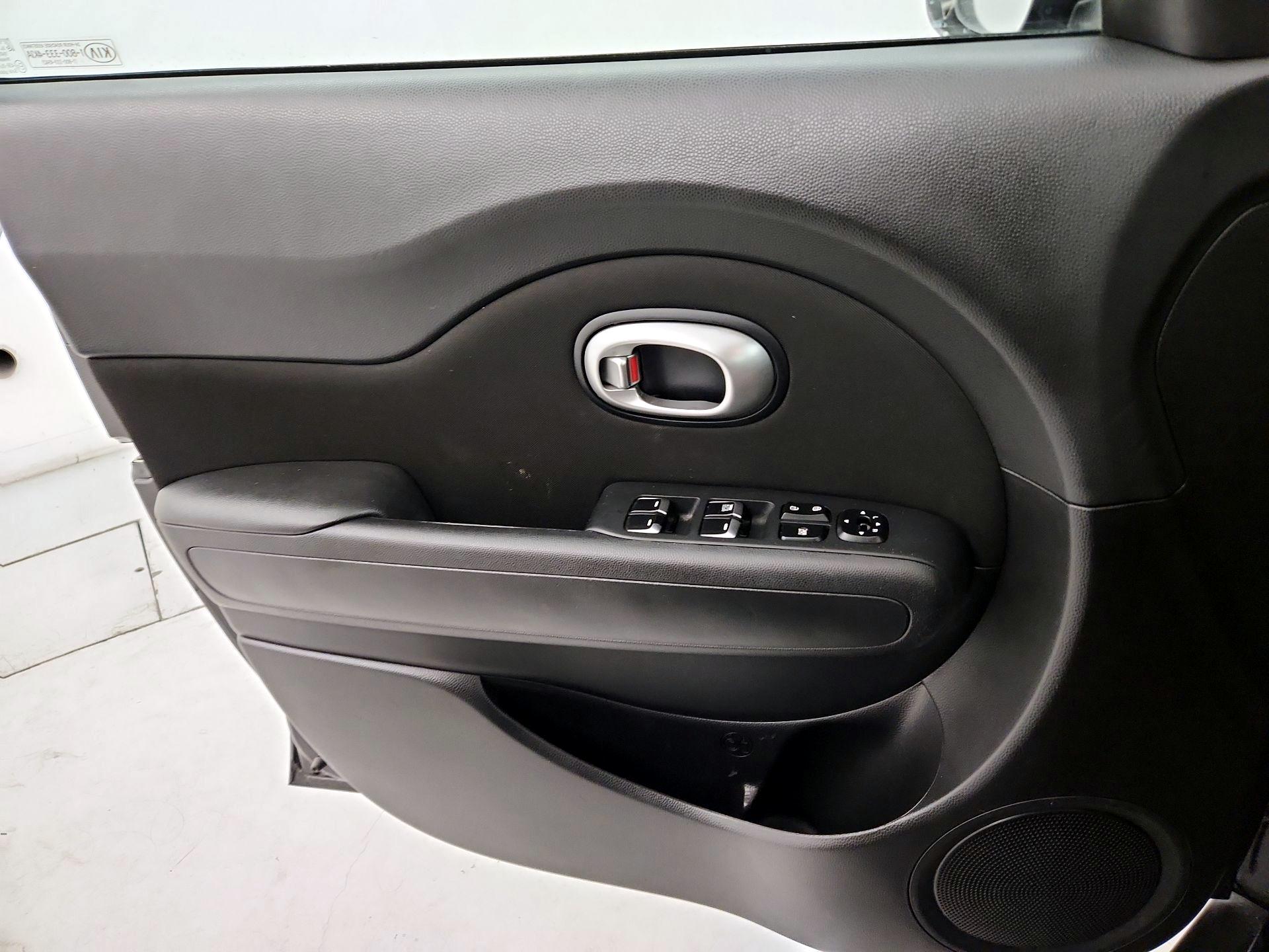 Thumbnail: 2019 Kia Soul - 12