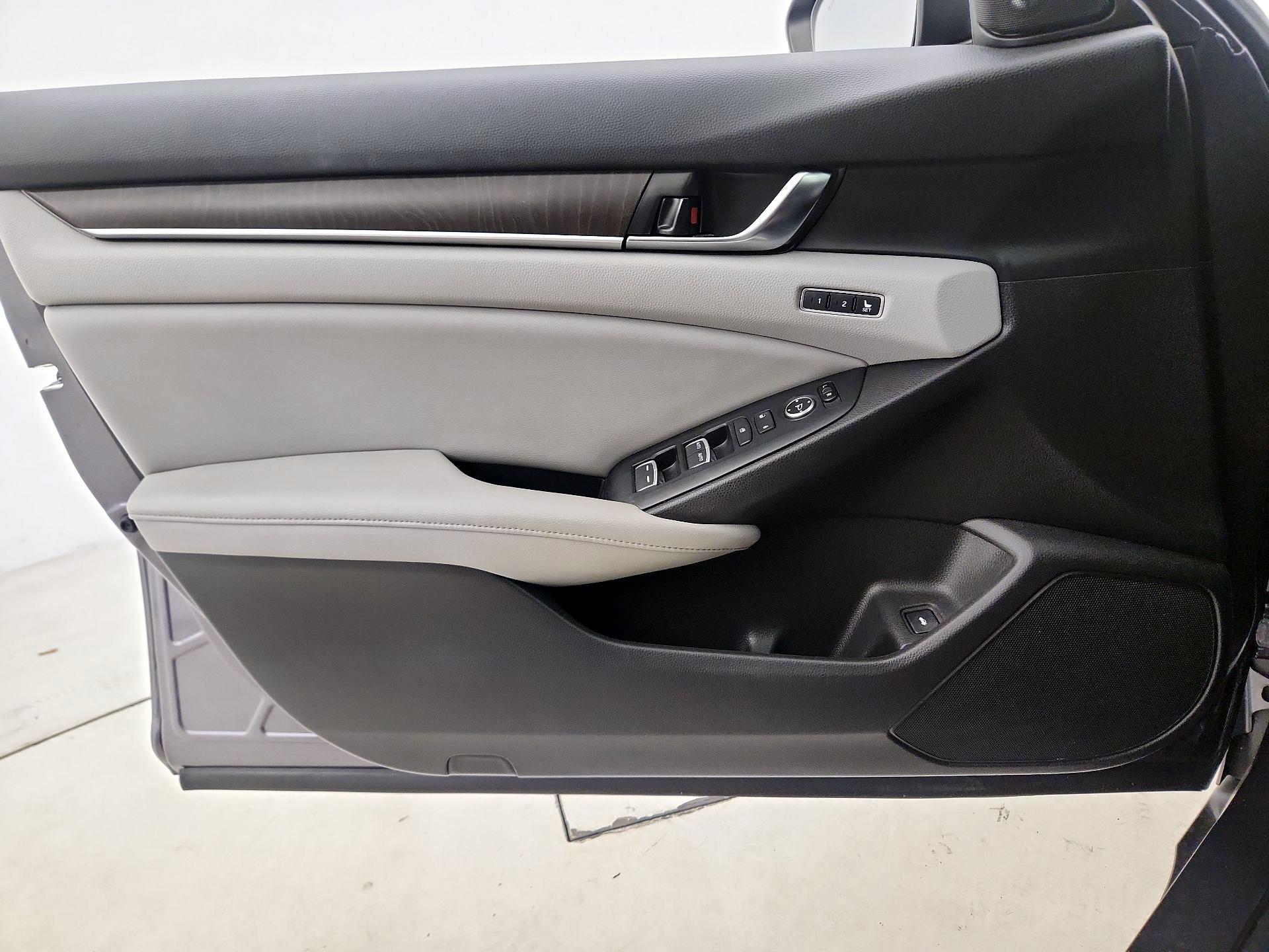 Thumbnail: 2018 Honda Accord - 12