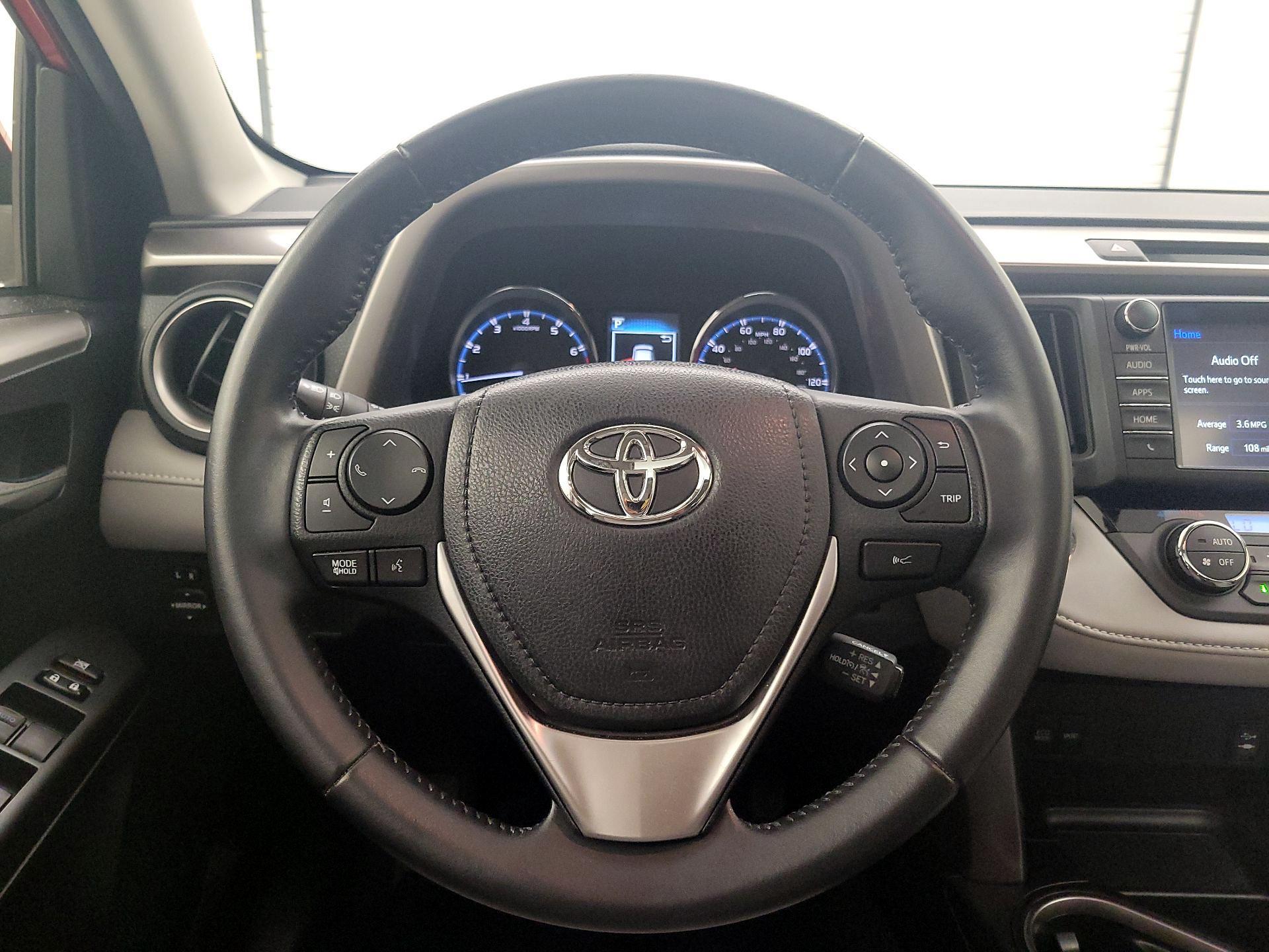 Thumbnail: 2016 Toyota RAV4 - 10