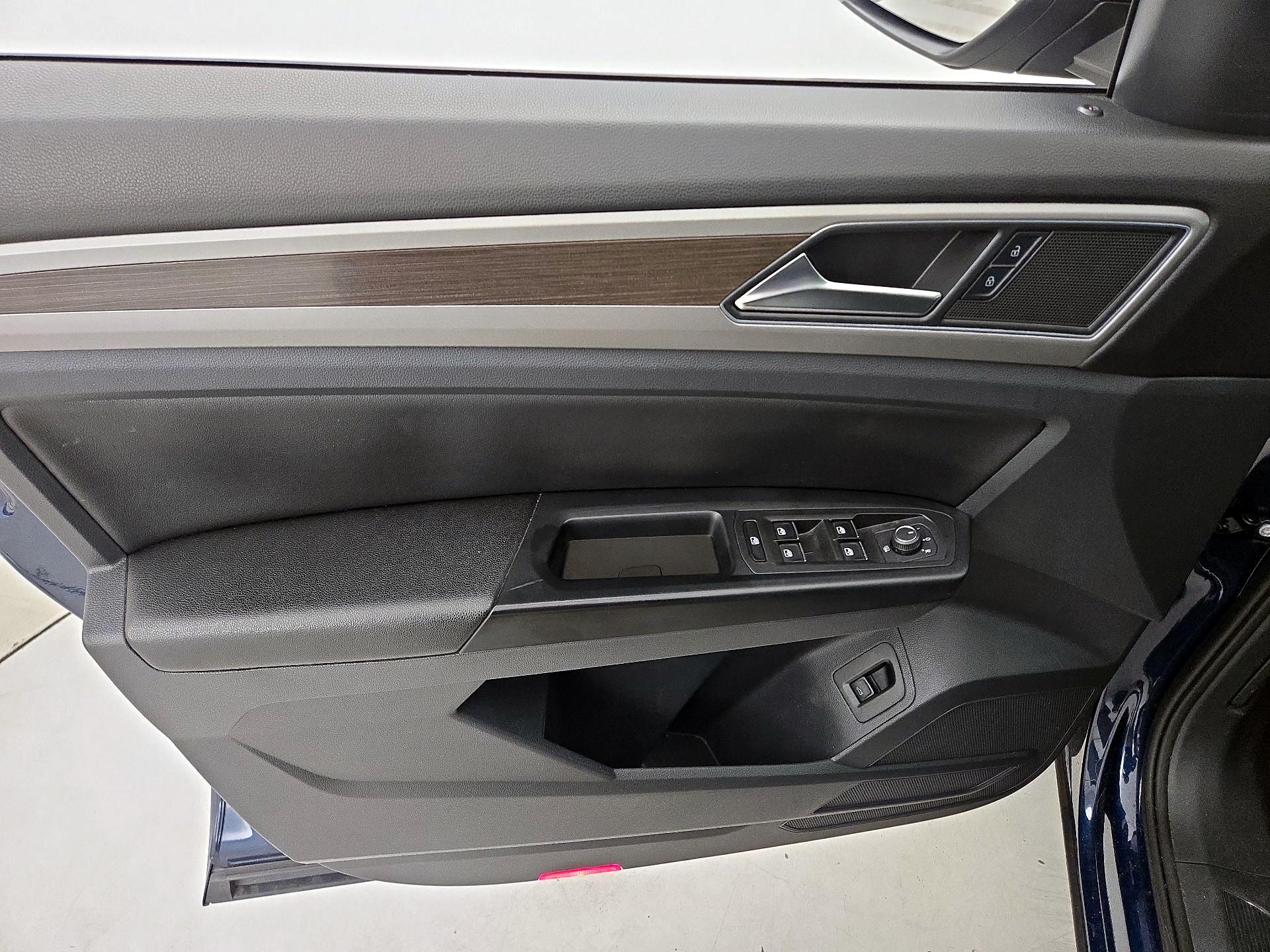Thumbnail: 2019 Volkswagen Atlas - 12