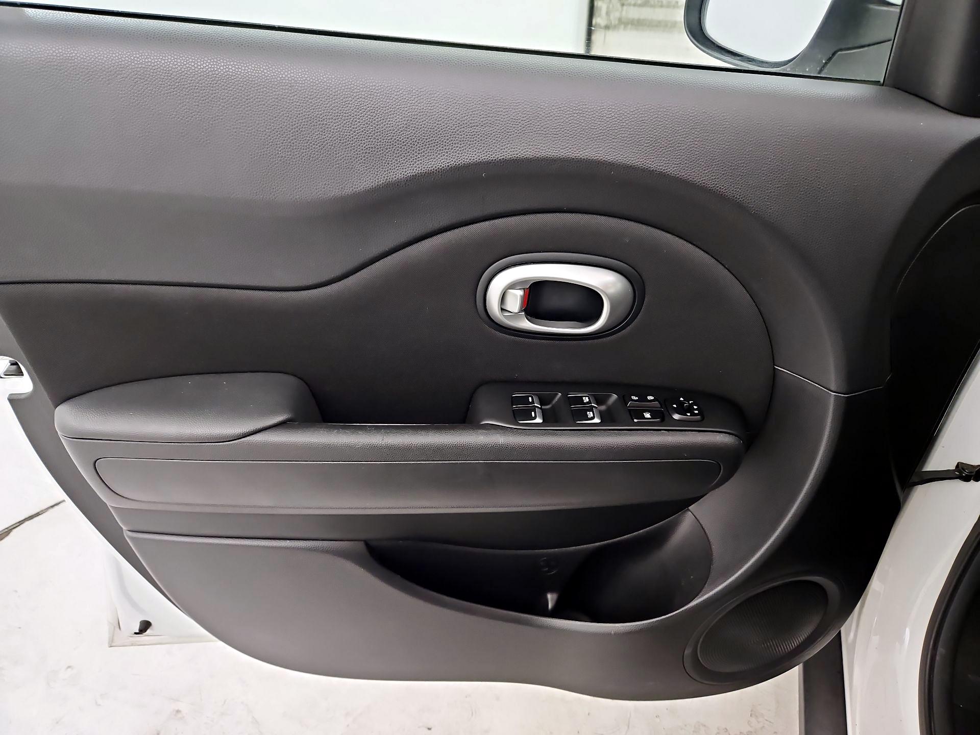 Thumbnail: 2018 Kia Soul - 12