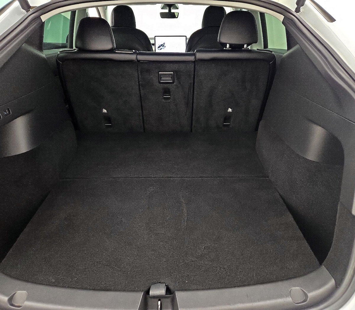 Trunk/Cargo (Seats Up)