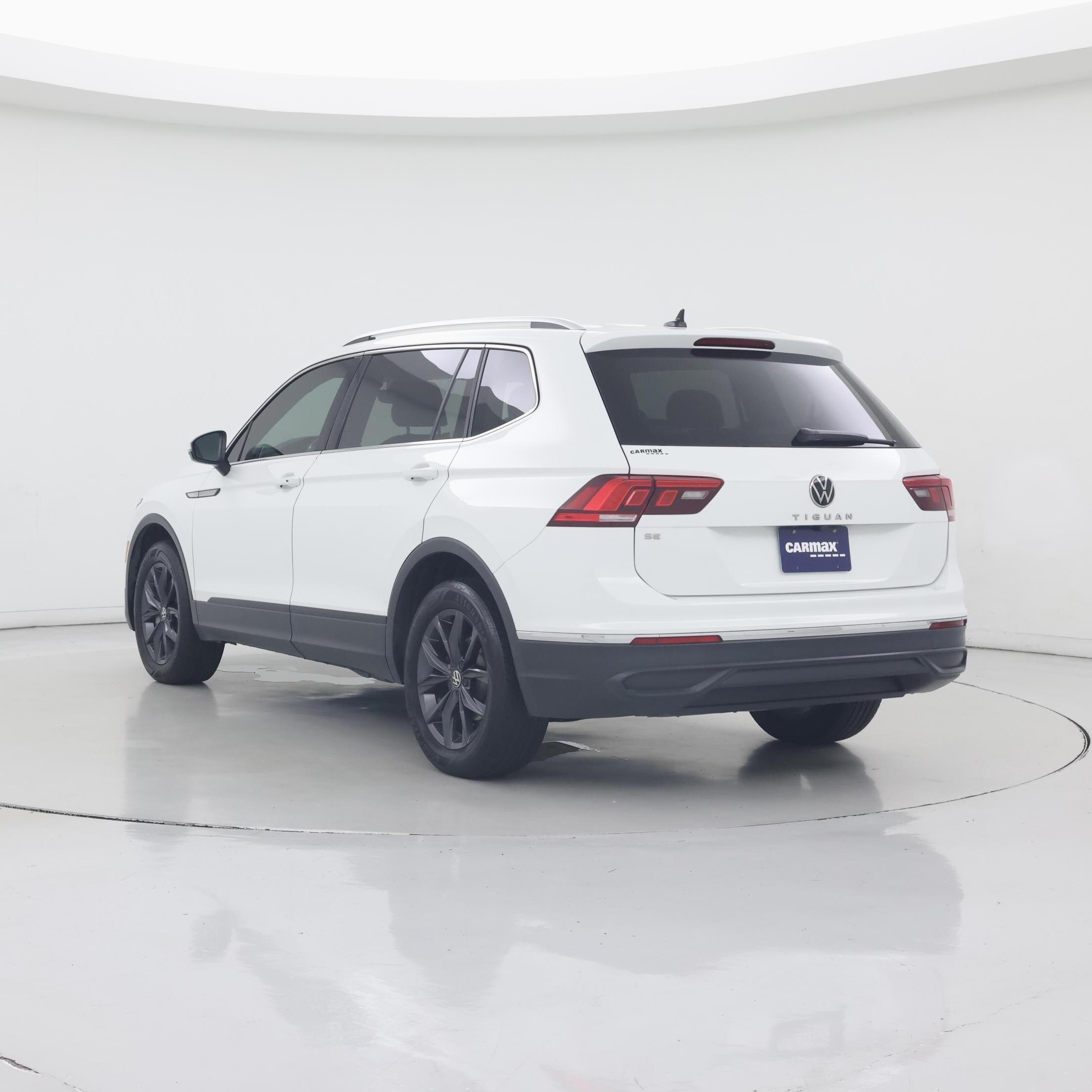 Thumbnail: 2022 Volkswagen Tiguan - 2