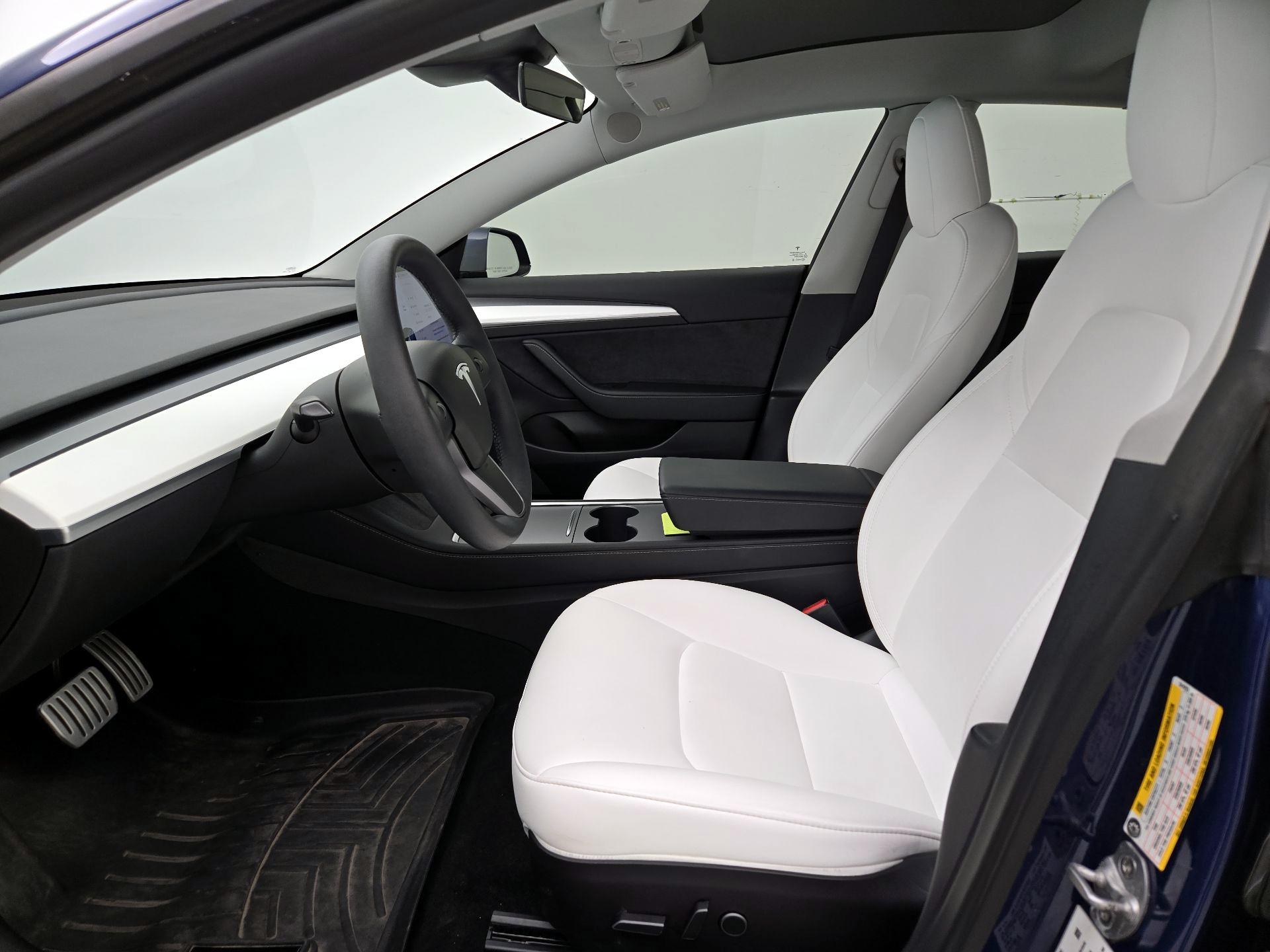 Thumbnail: 2022 Tesla Model 3 - 11