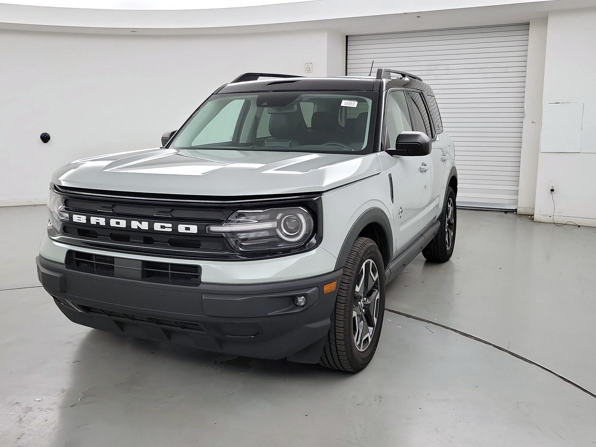 Thumbnail: 2021 Ford Bronco Sport - 3