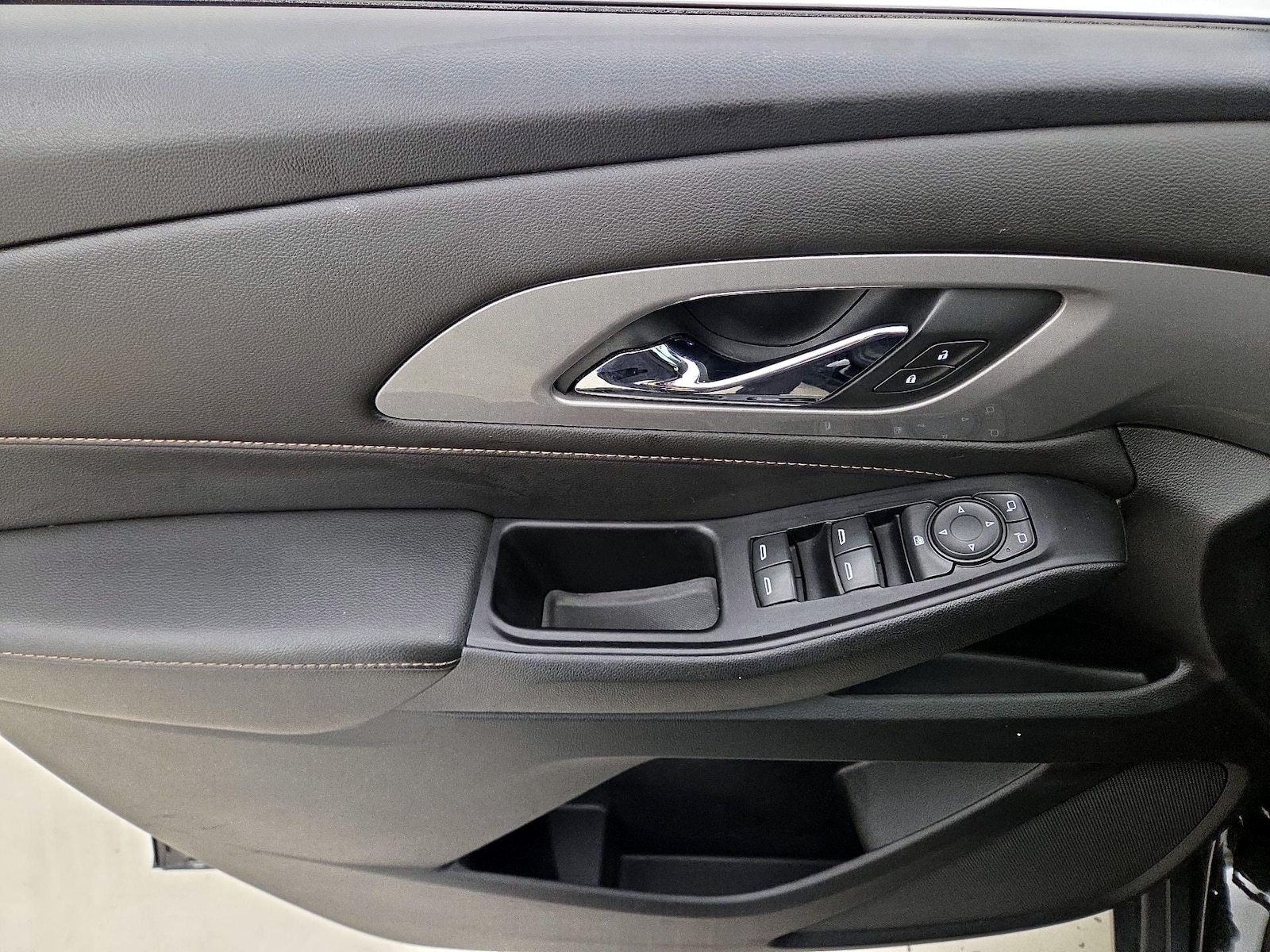 2020 Chevrolet Traverse LS - Photo 13