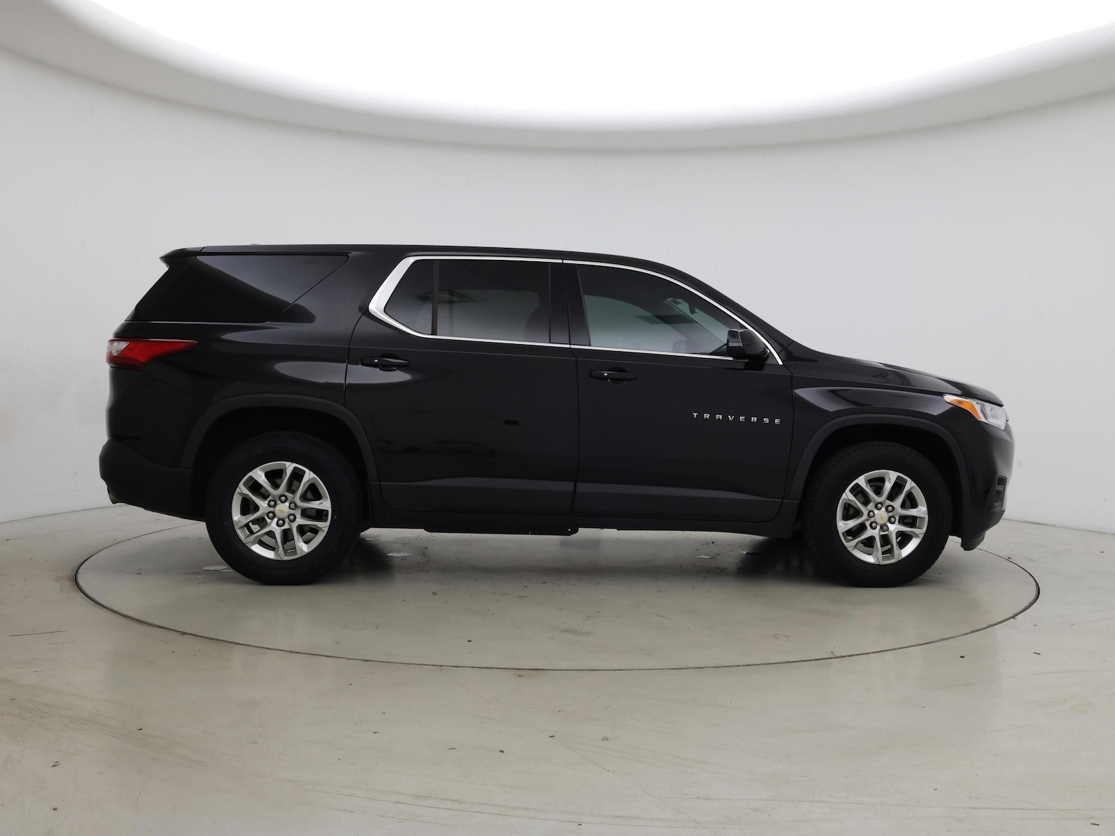 2020 Chevrolet Traverse LS - Photo 8