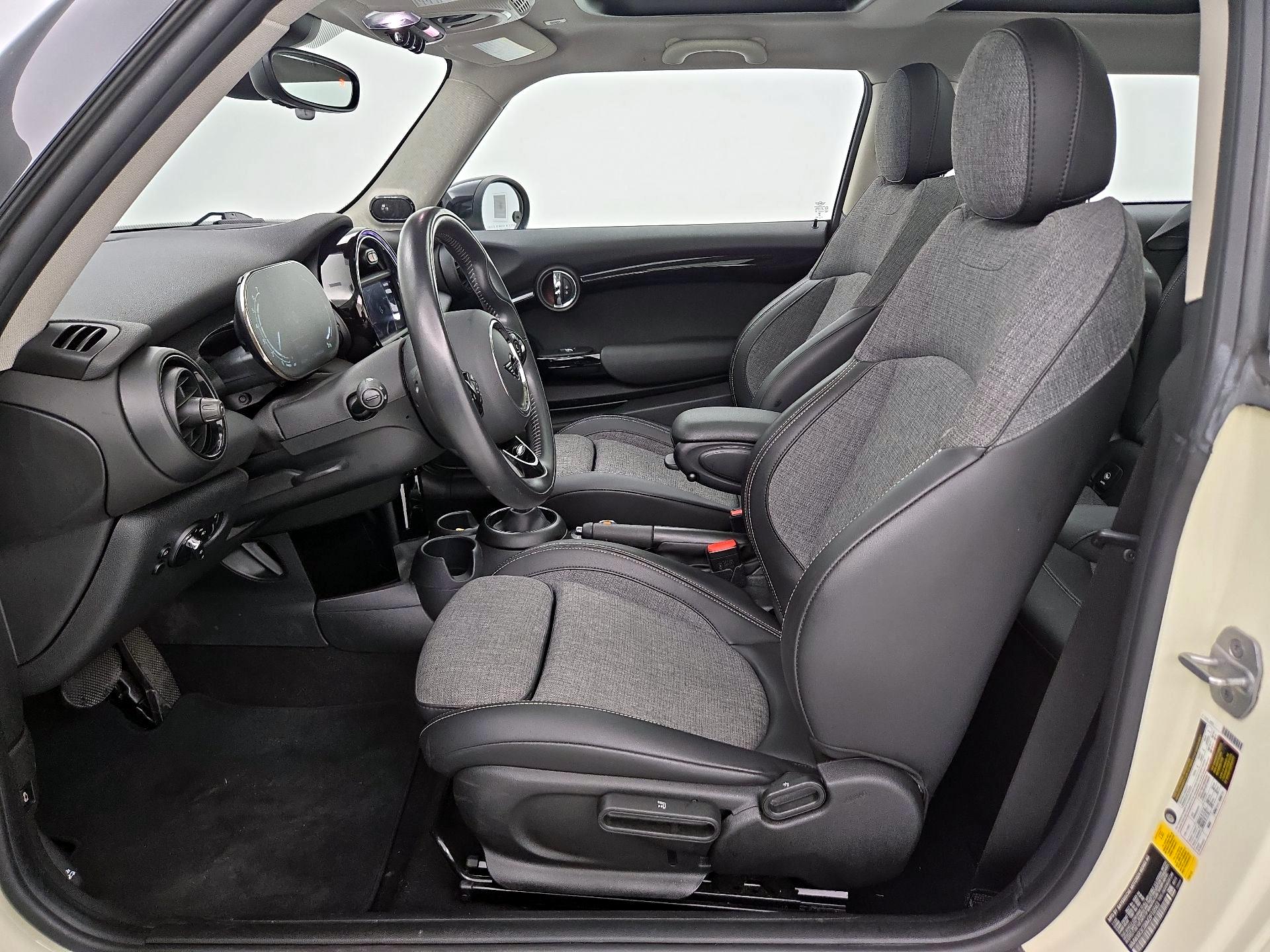 Thumbnail: 2021 MINI Cooper Hardtop - 11