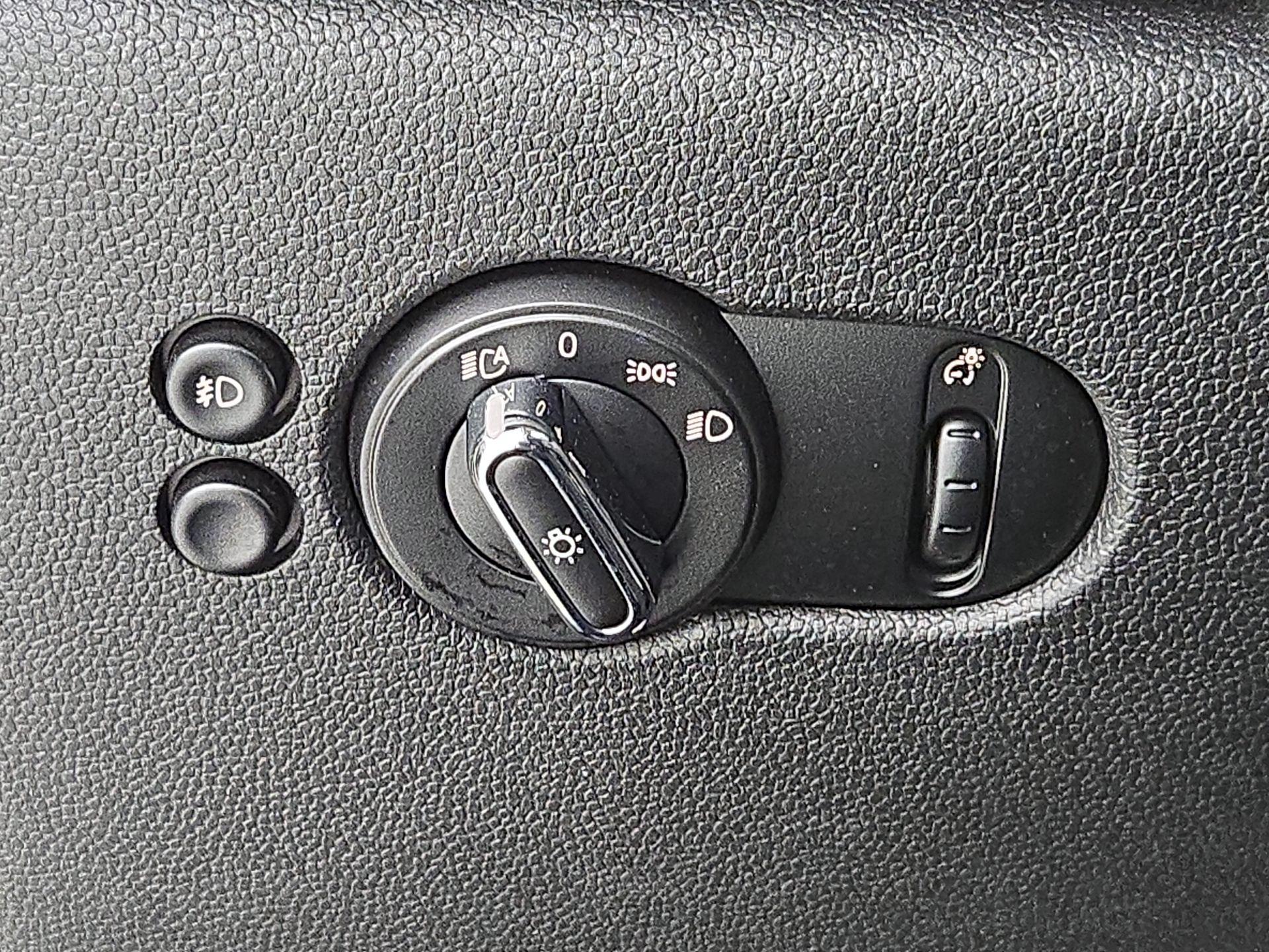 Thumbnail: 2021 MINI Cooper Hardtop - 13