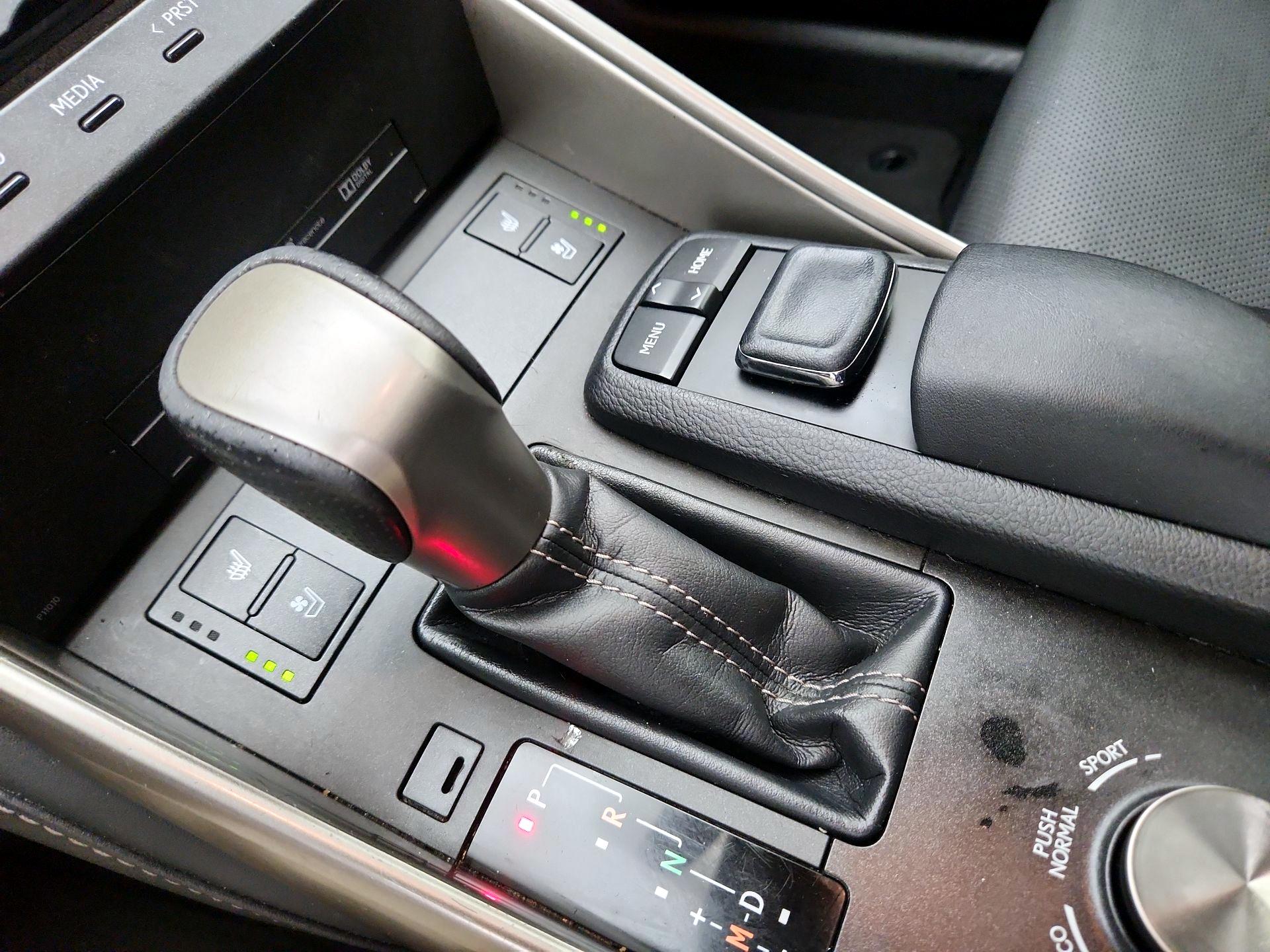 Thumbnail: 2015 Lexus IS - 17