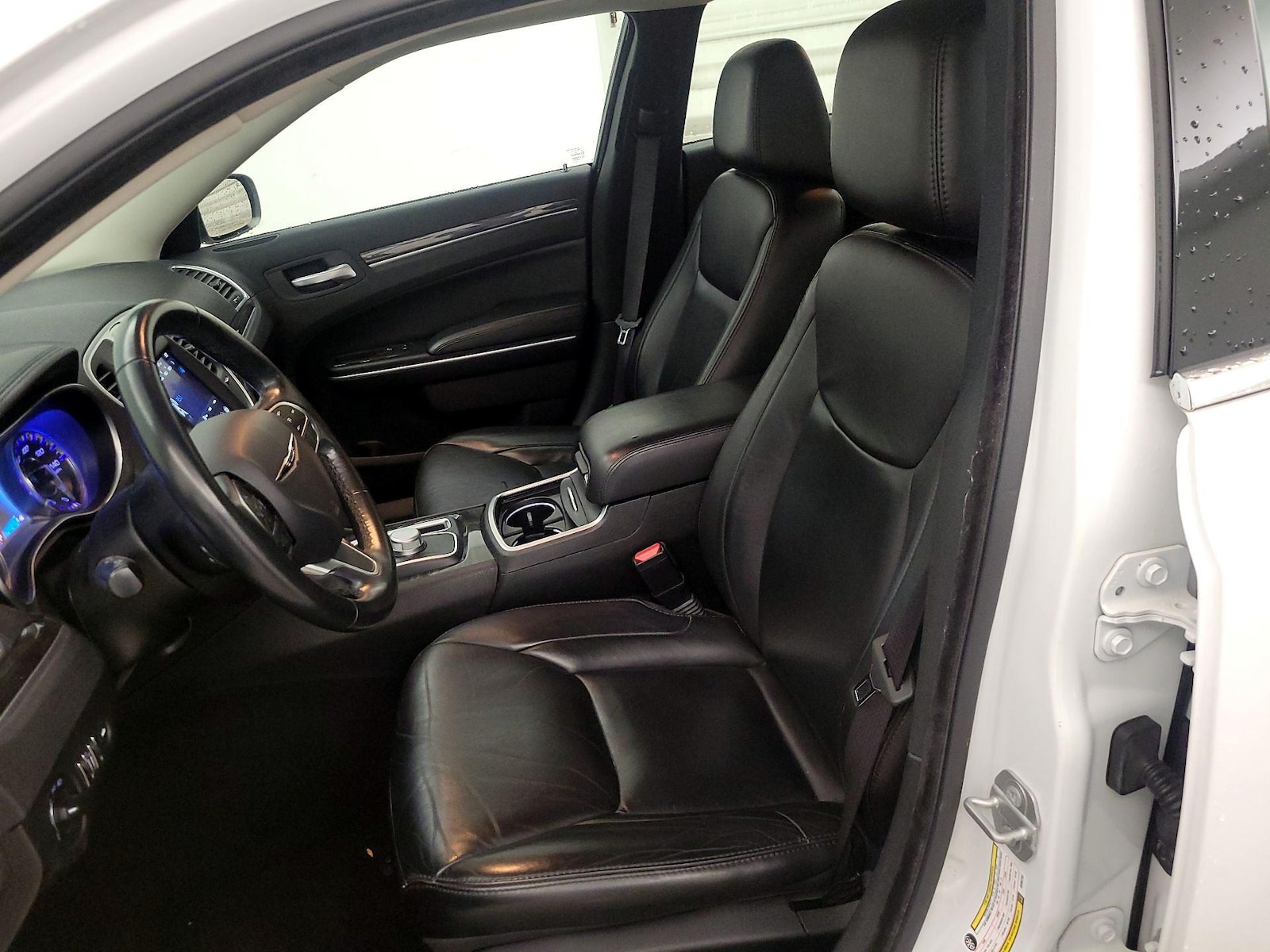 2019 Chrysler 300 Touring - Photo 12