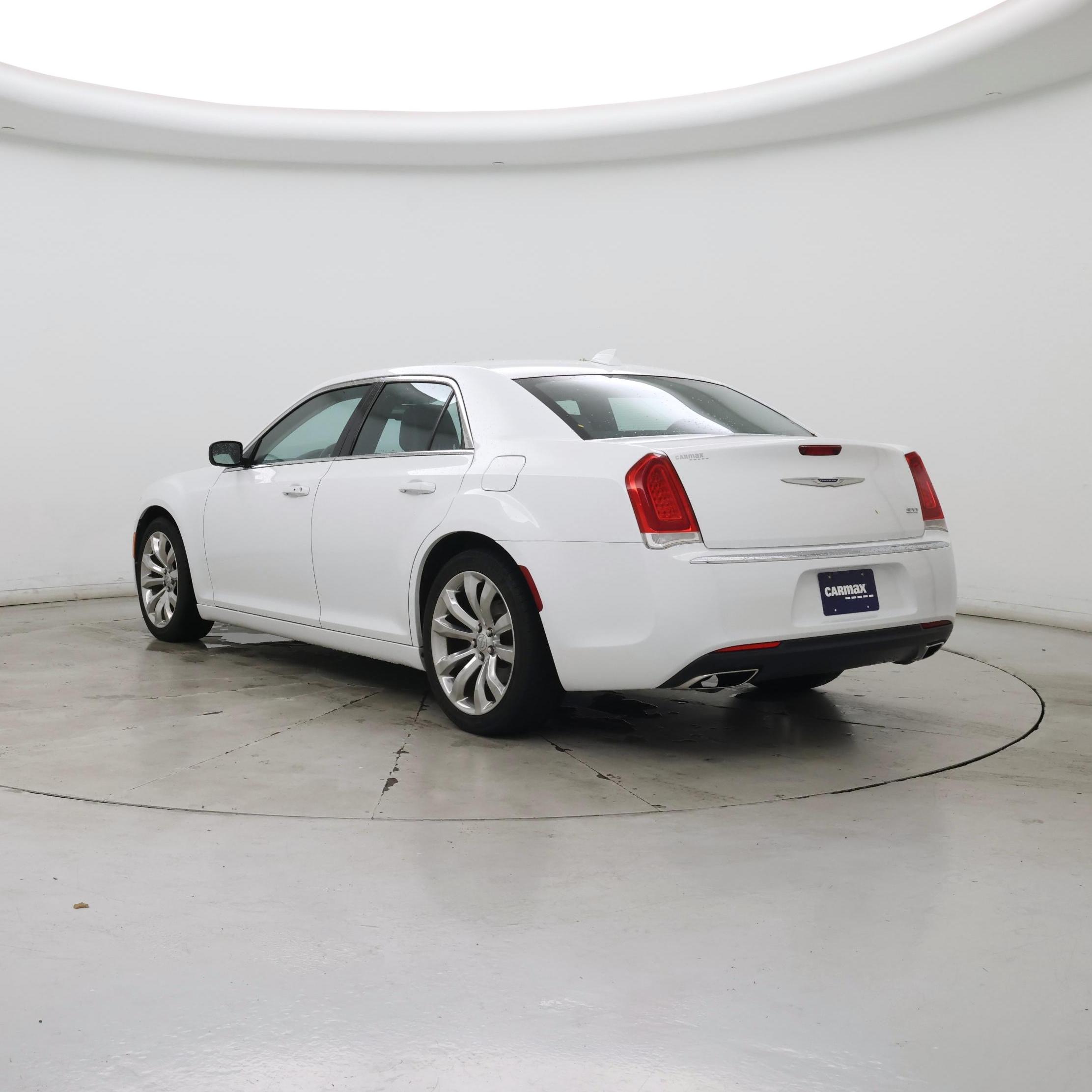 Thumbnail: 2019 Chrysler 300 - 2