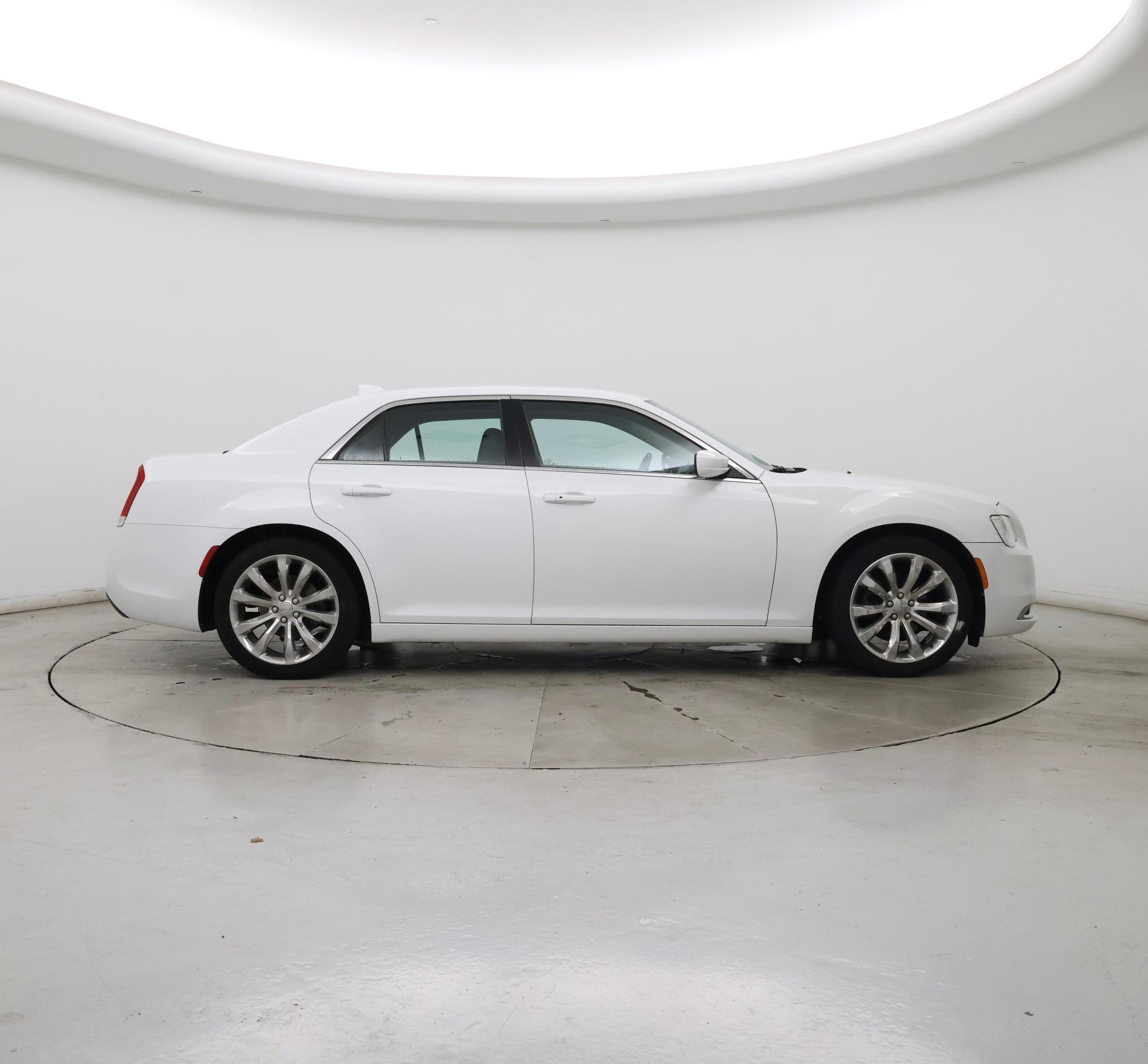 Thumbnail: 2019 Chrysler 300 - 7