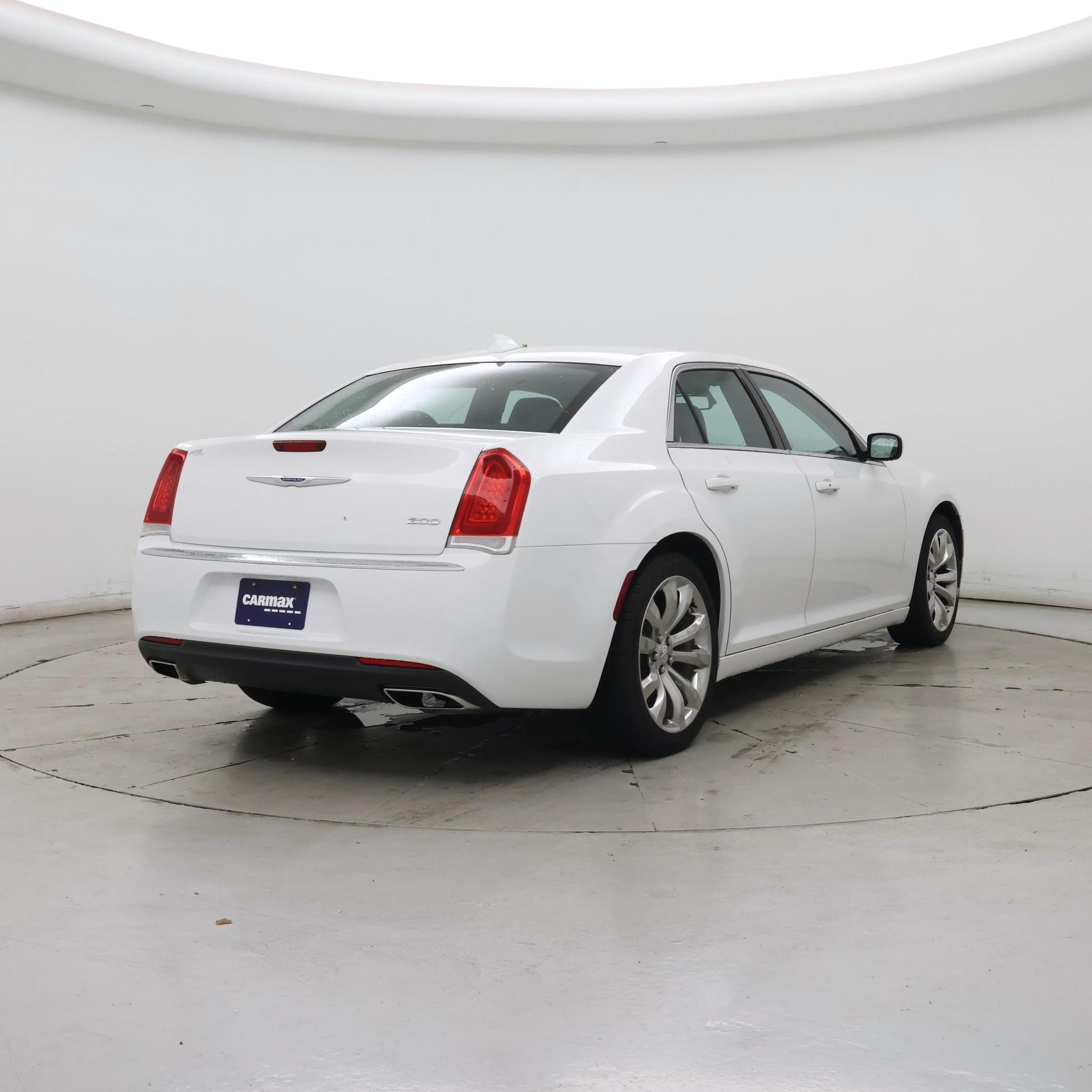 Thumbnail: 2019 Chrysler 300 - 8