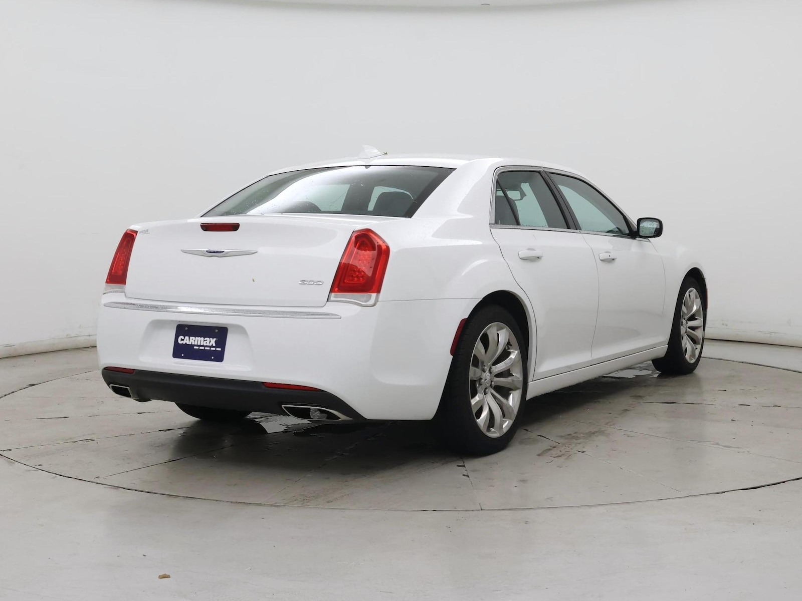 2019 Chrysler 300 Touring - Photo 9