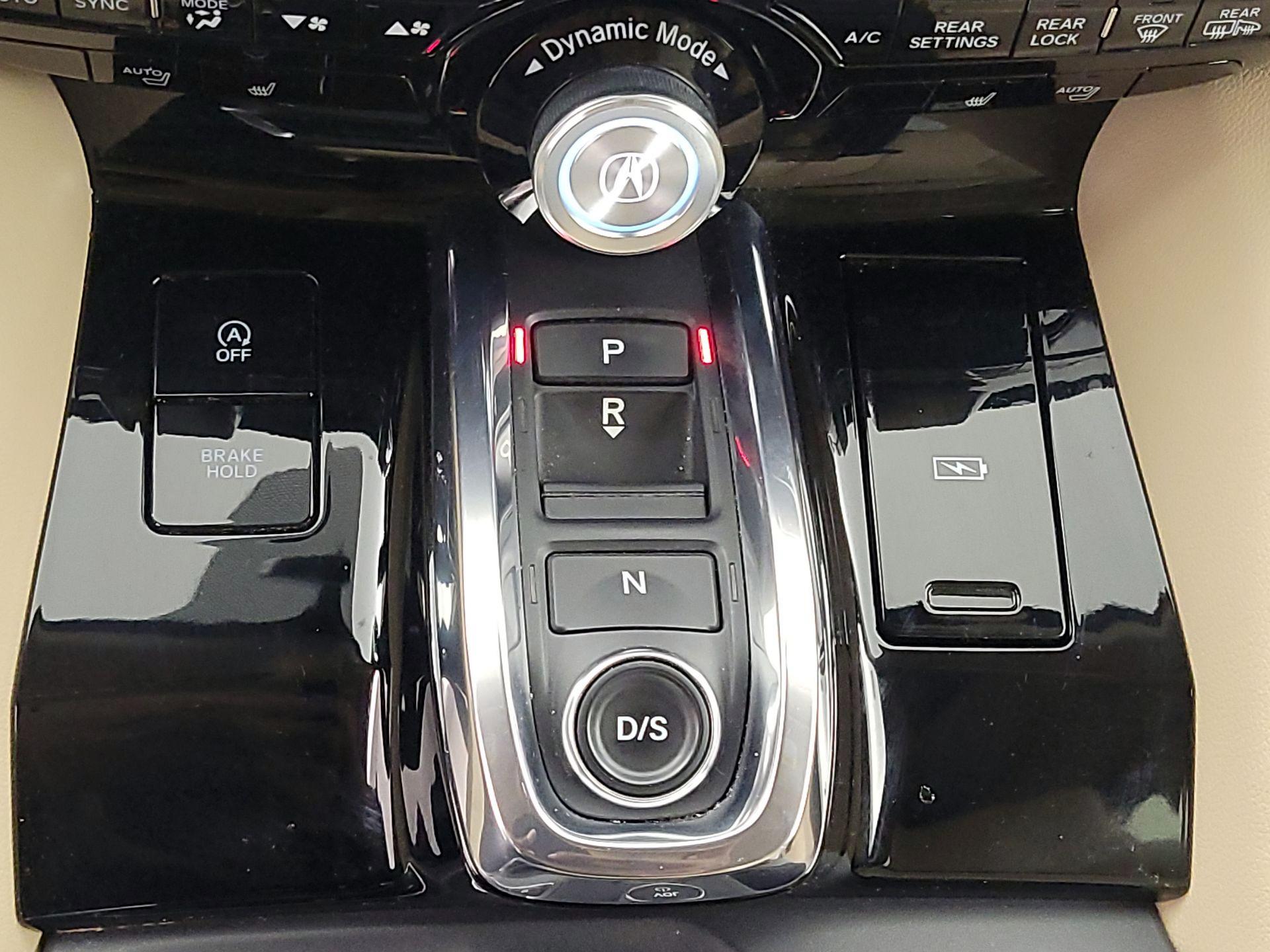 Thumbnail: 2022 Acura MDX - 17