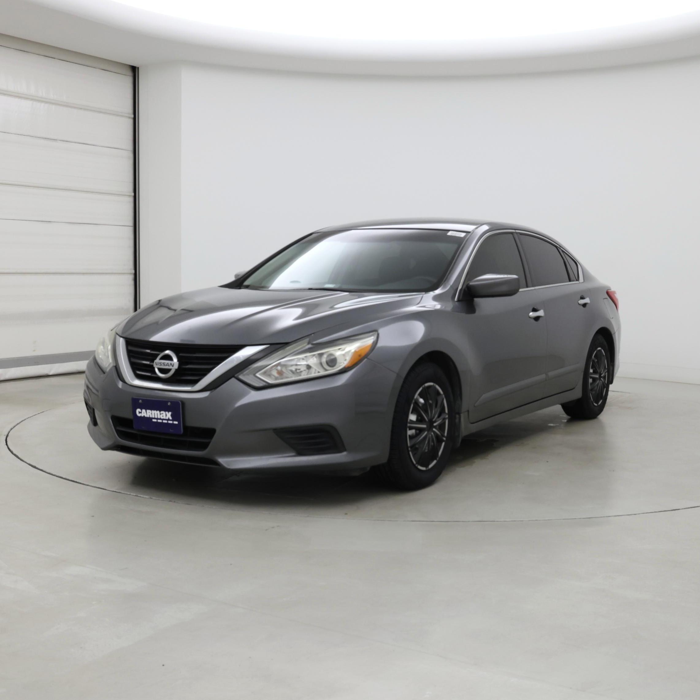 Thumbnail: 2017 Nissan Altima - 4