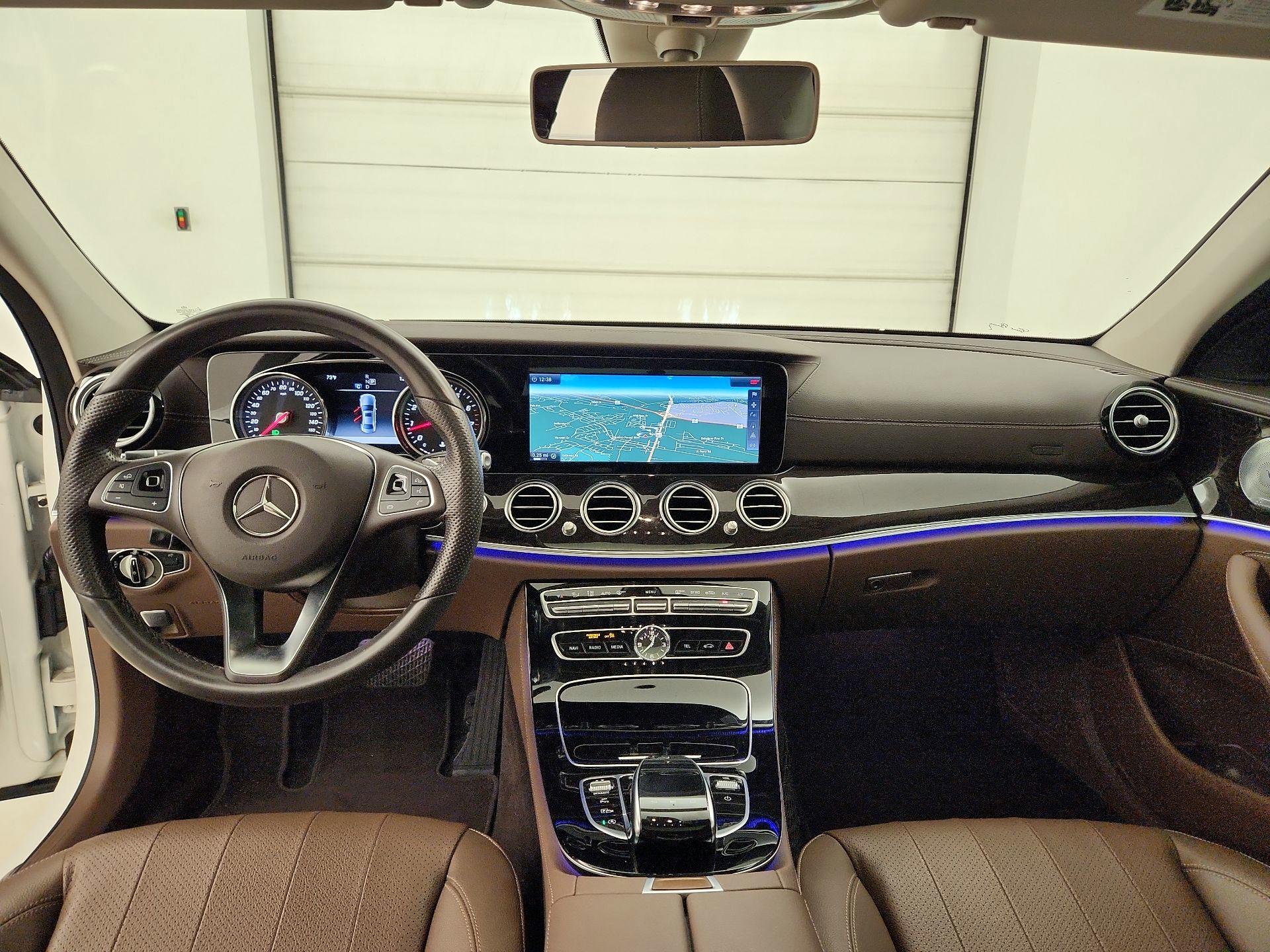 Thumbnail: 2017 Mercedes-Benz E-Class - 9
