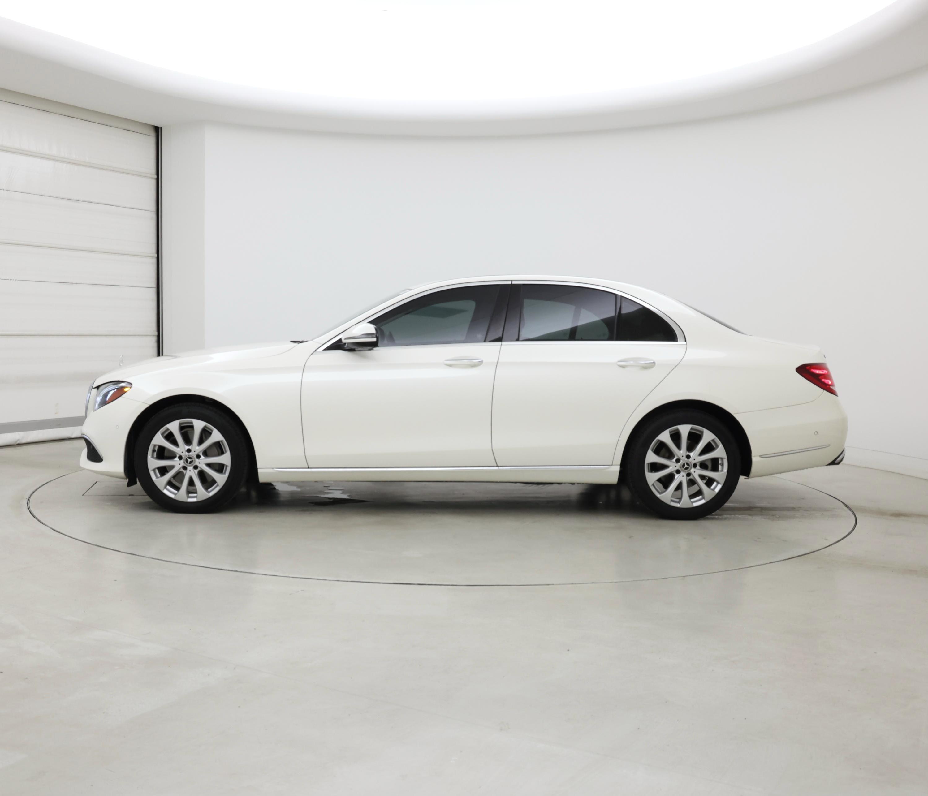 Thumbnail: 2017 Mercedes-Benz E-Class - 3