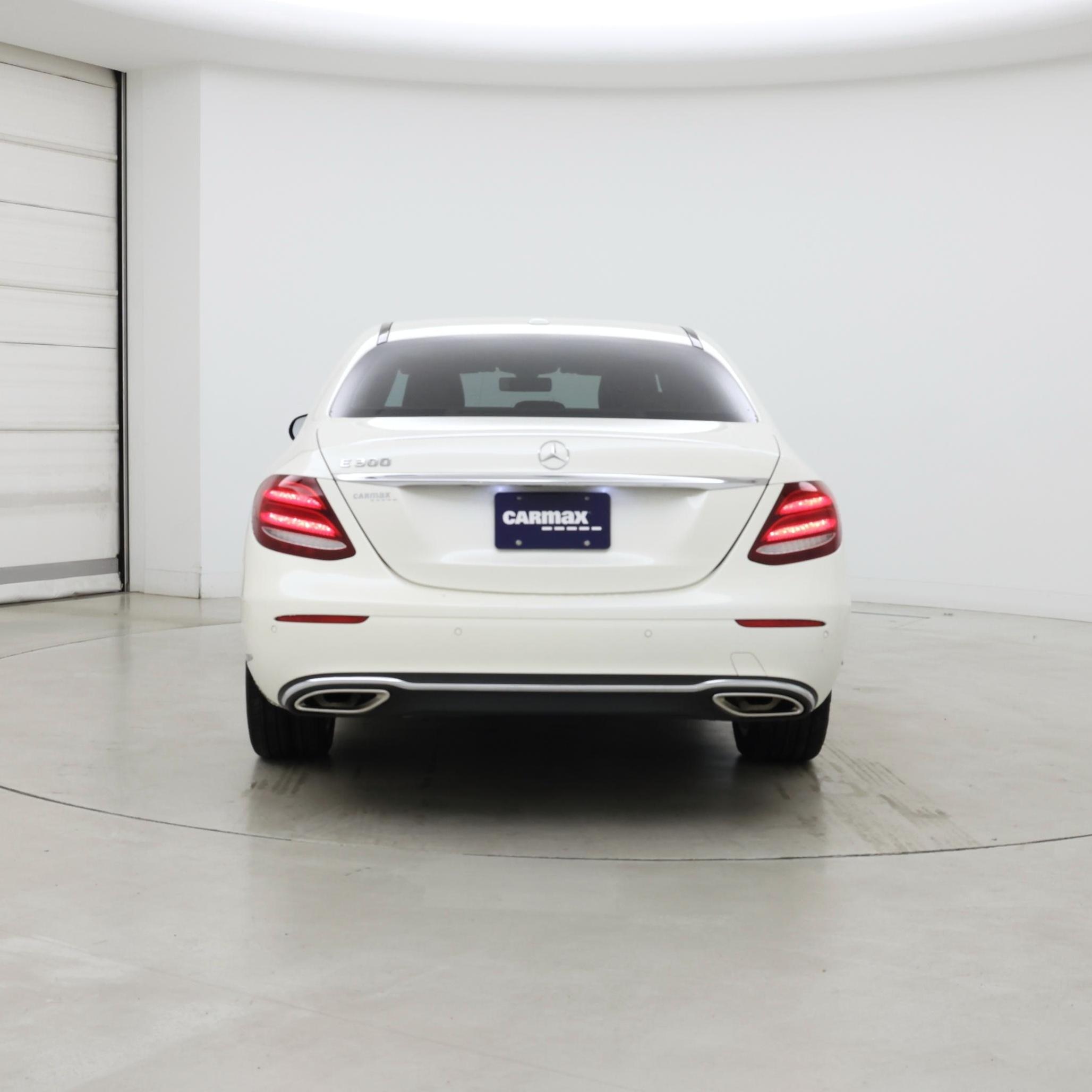 Thumbnail: 2017 Mercedes-Benz E-Class - 6