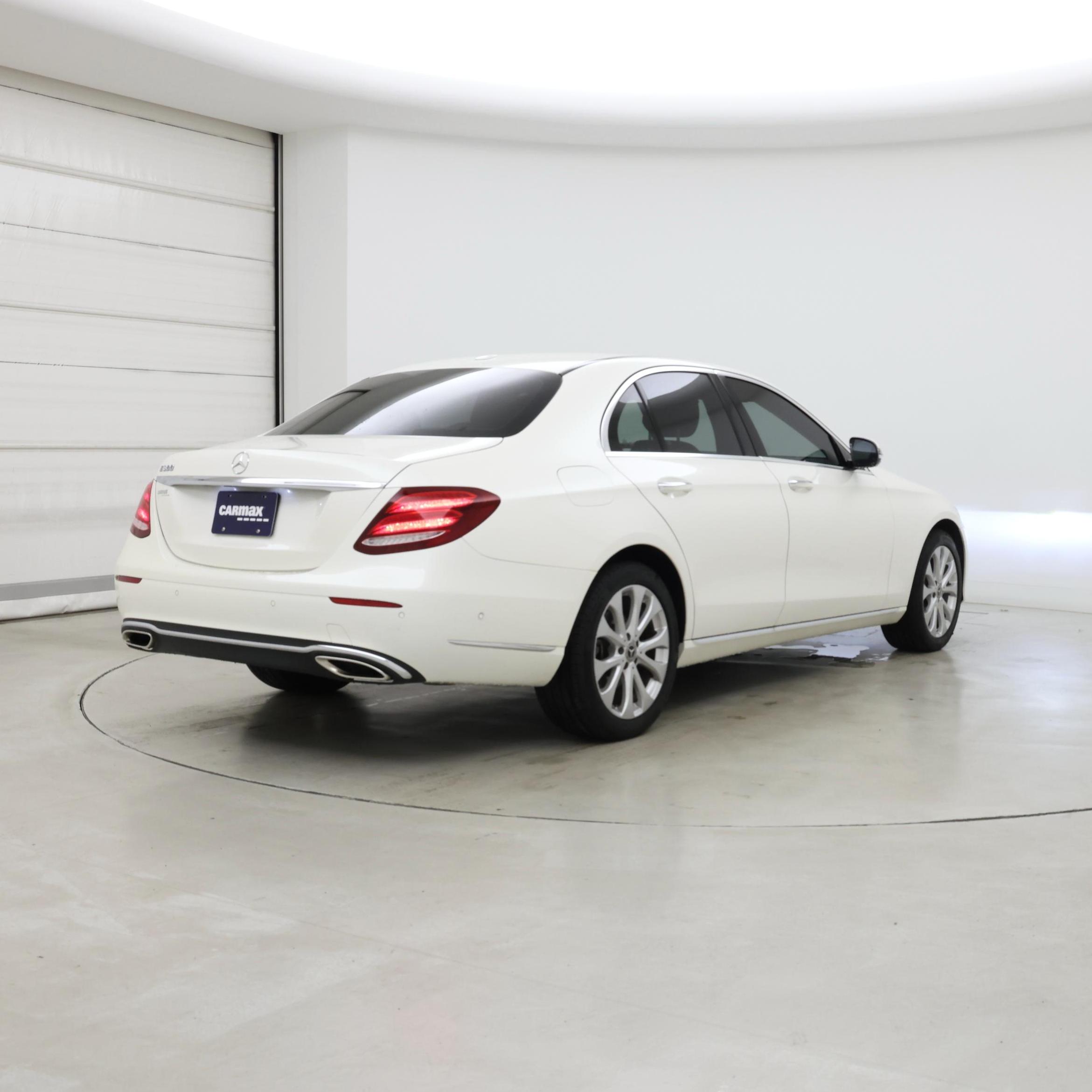 Thumbnail: 2017 Mercedes-Benz E-Class - 8