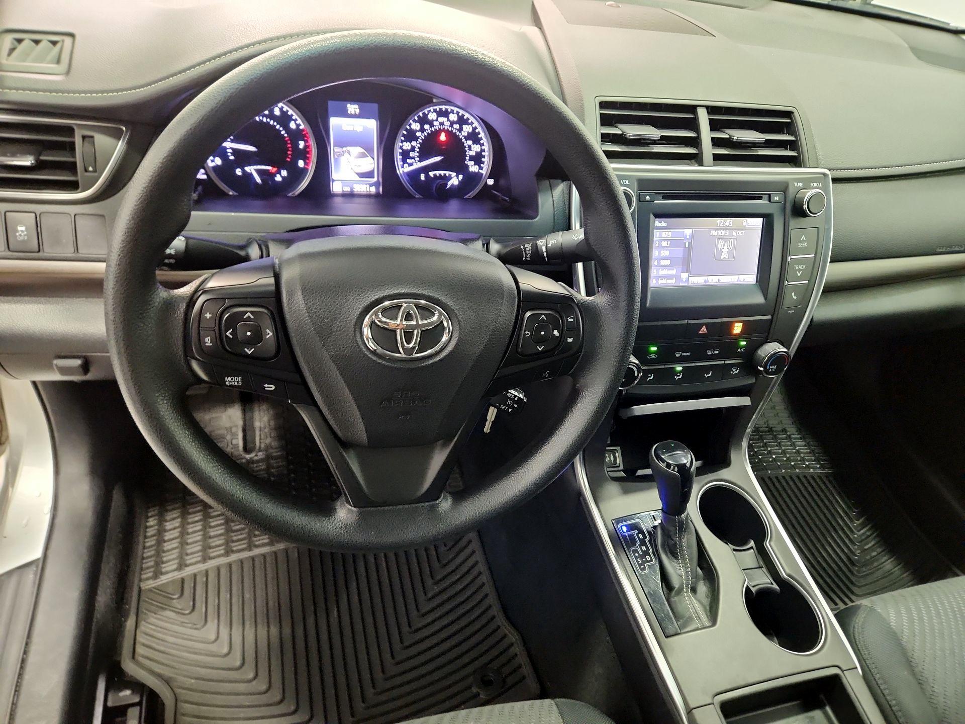 Thumbnail: 2016 Toyota Camry - 9