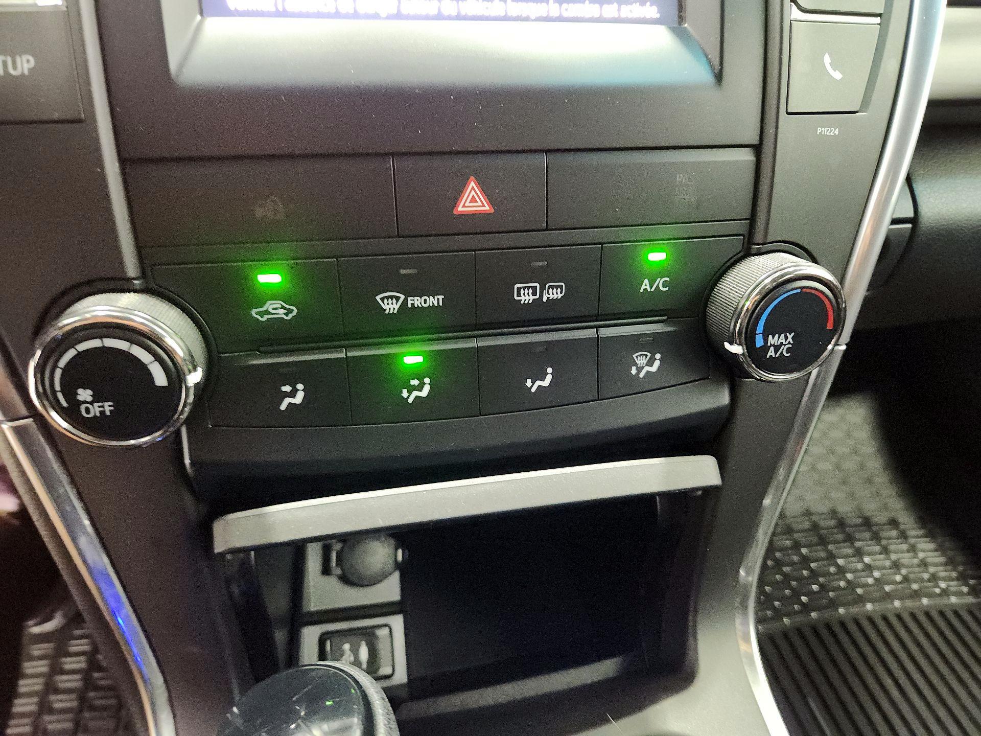 Thumbnail: 2016 Toyota Camry - 15