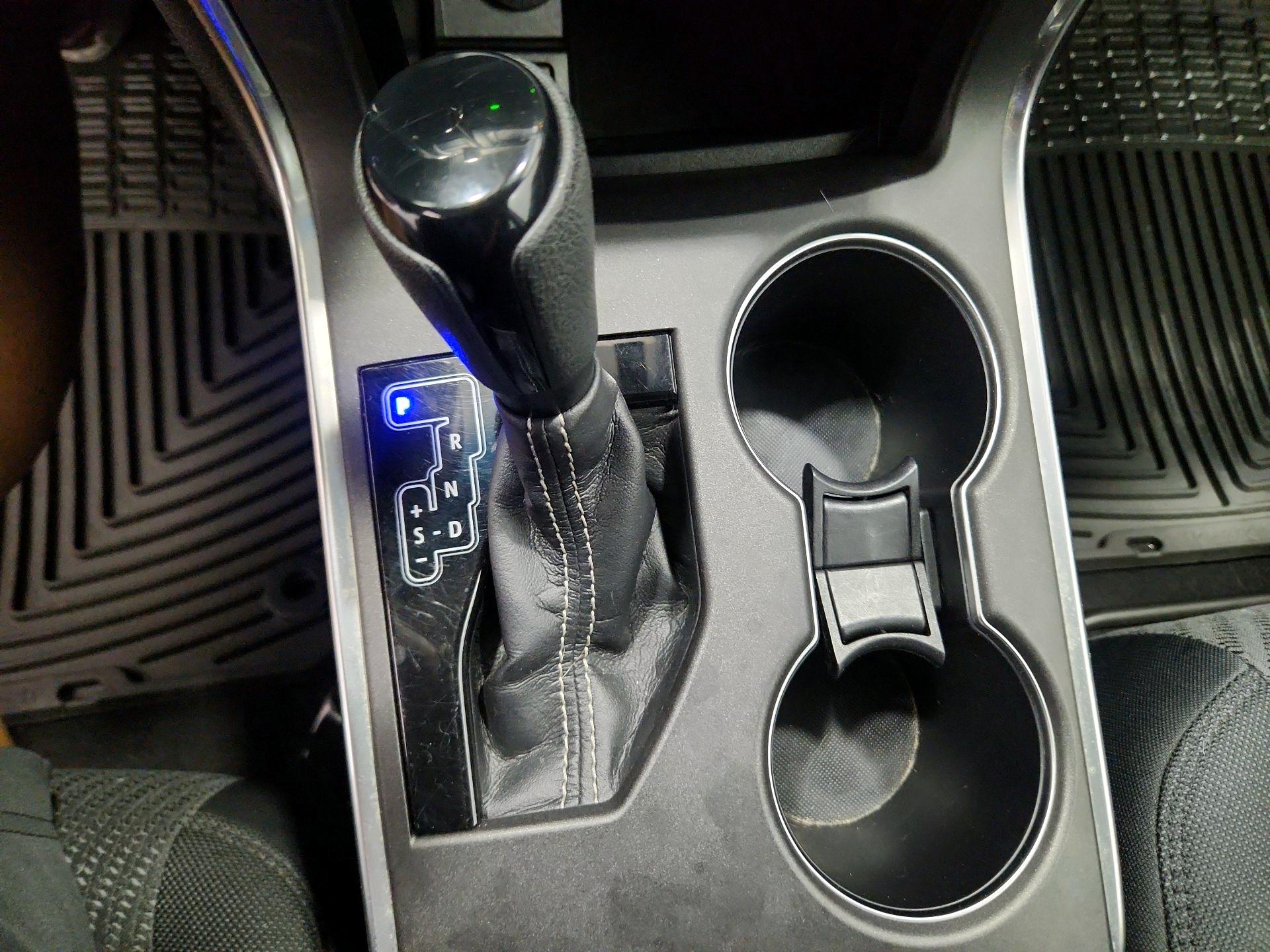 Thumbnail: 2016 Toyota Camry - 16