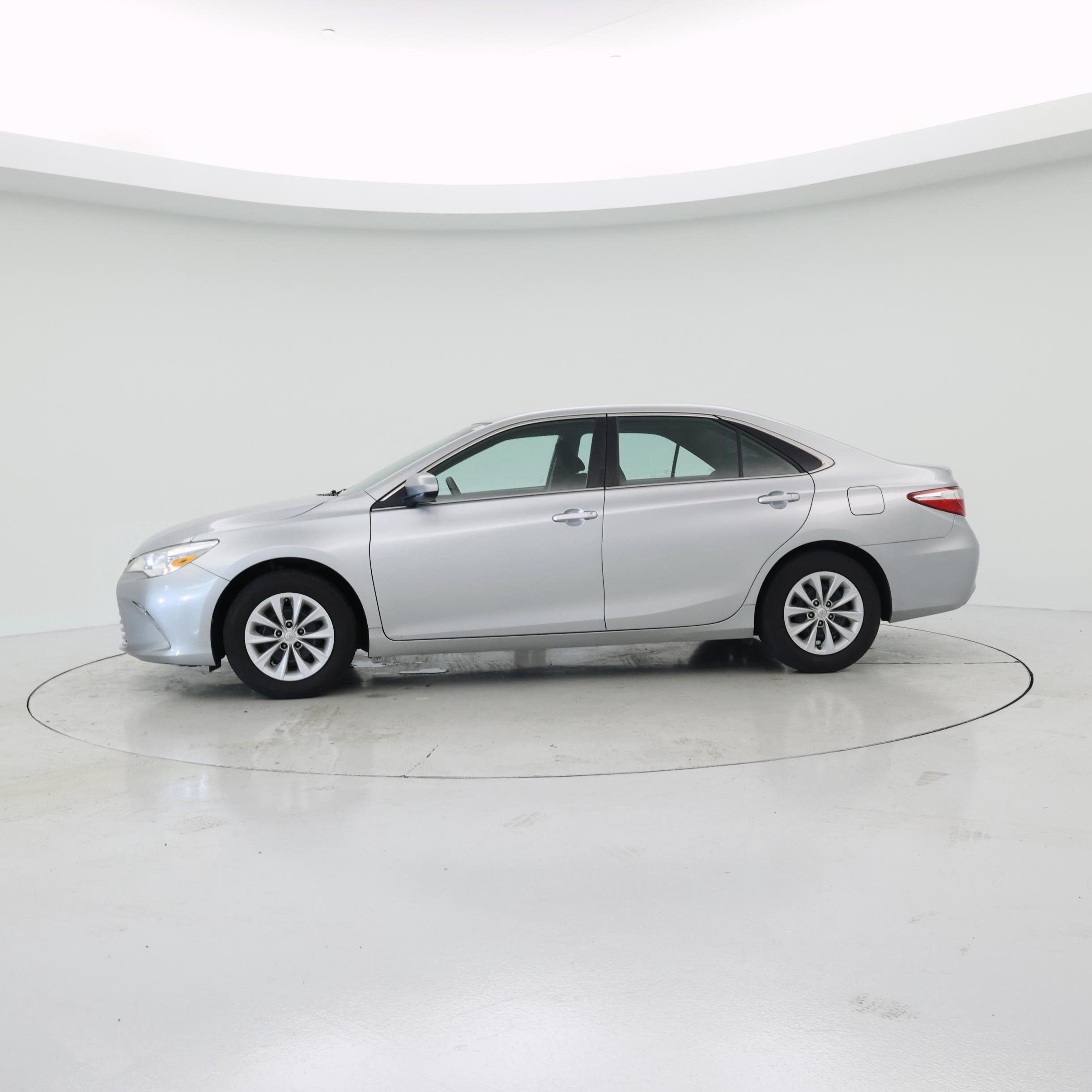 Thumbnail: 2016 Toyota Camry - 3